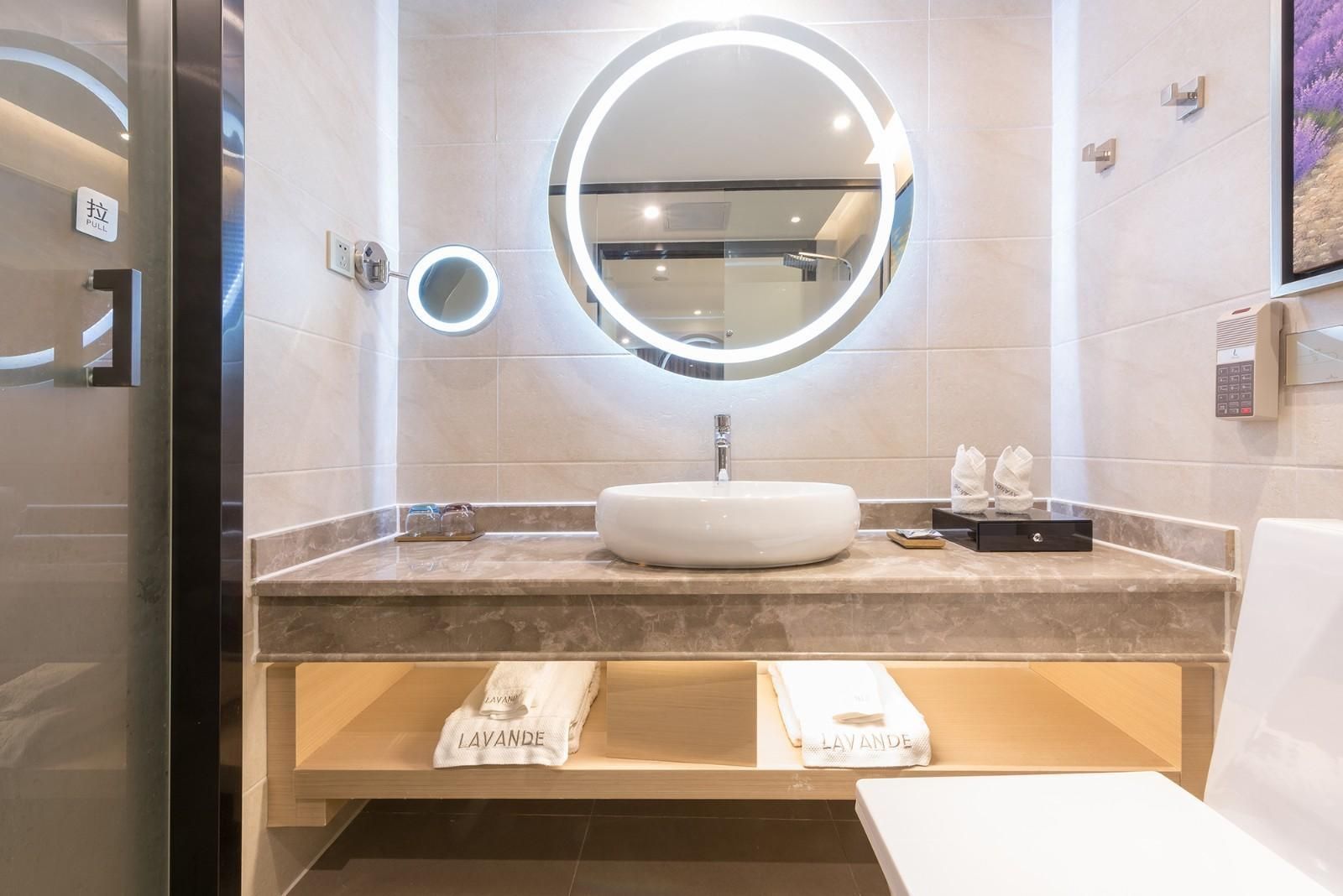 Lavande Hotels·Heyuan Wanlong City Queen Room with View 3