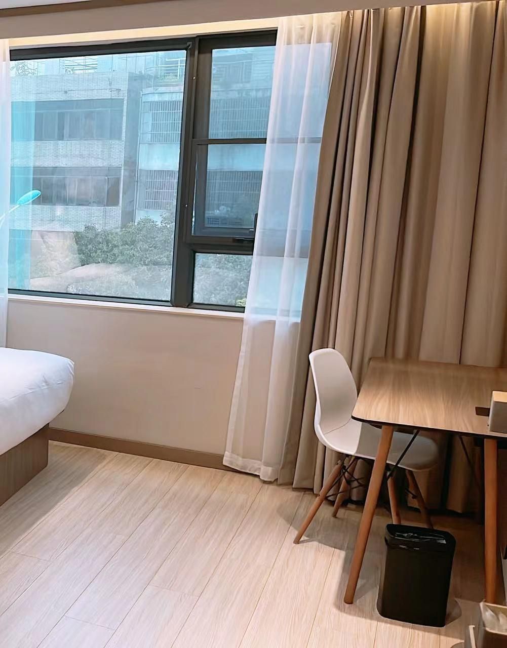 Hanting Hotel Heyuan Avenue Yazhou No. 1 Fountain Family Room 2