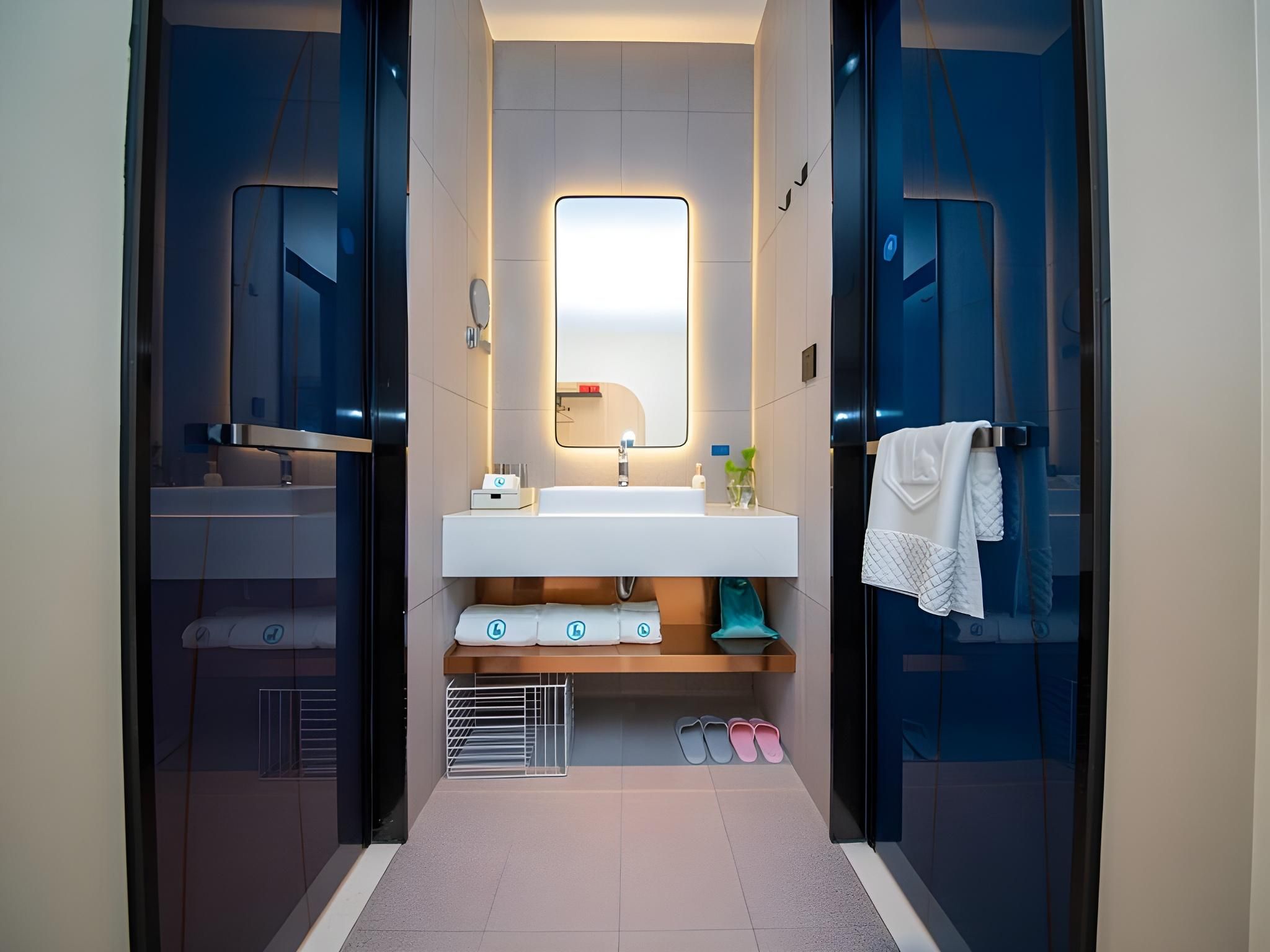 Sunmei - Lan Dashi Designed Suite Room