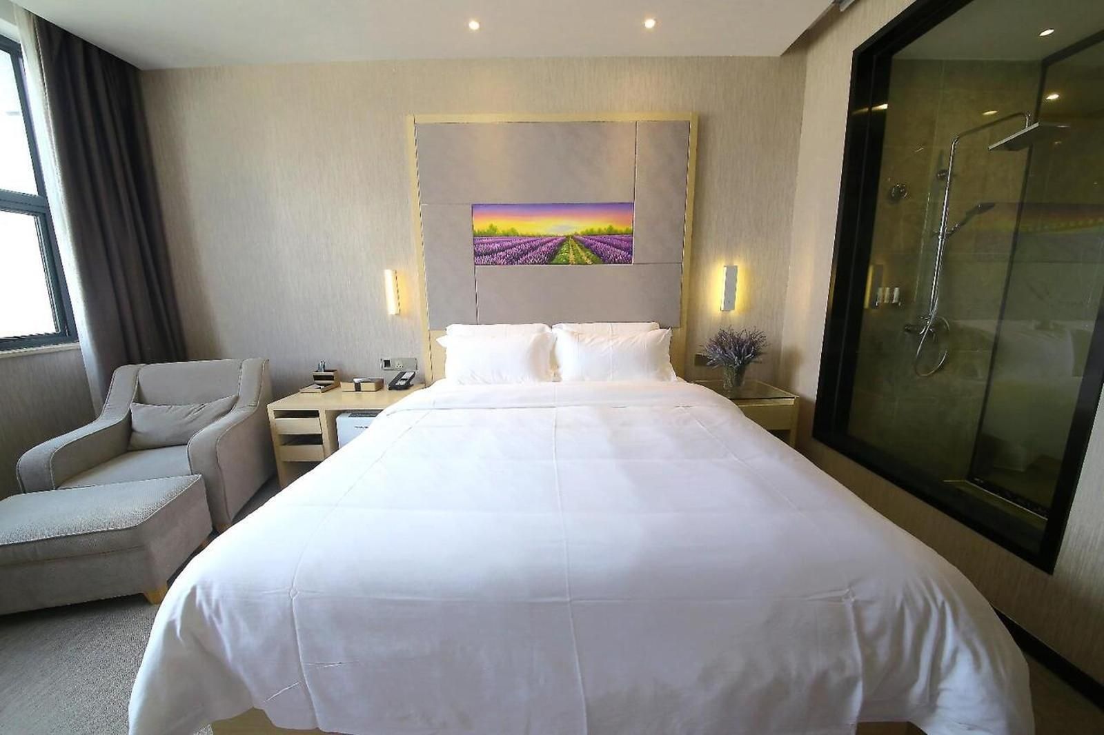 Deluxe King size bed Room