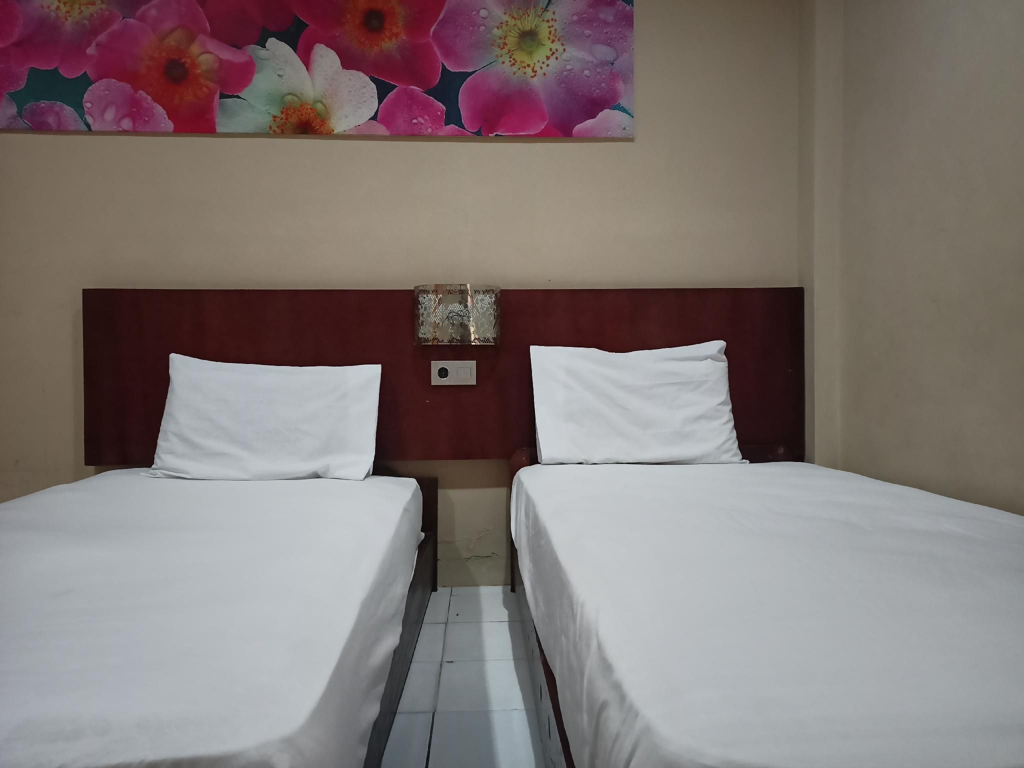 Twin Room with Private Bathroom