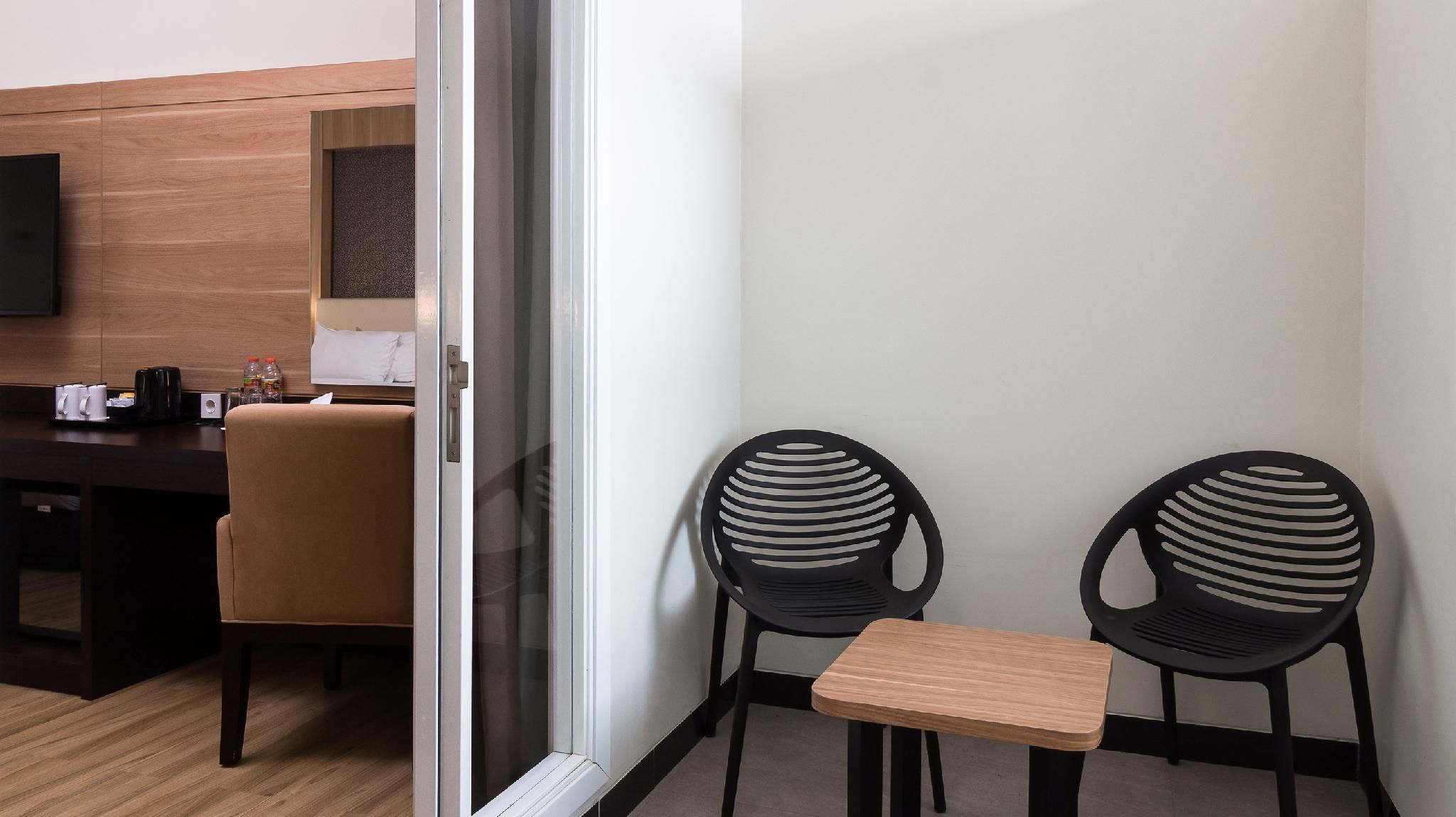 BEST WORLD KINDAI HOTEL Deluxe Twin Balcony 3