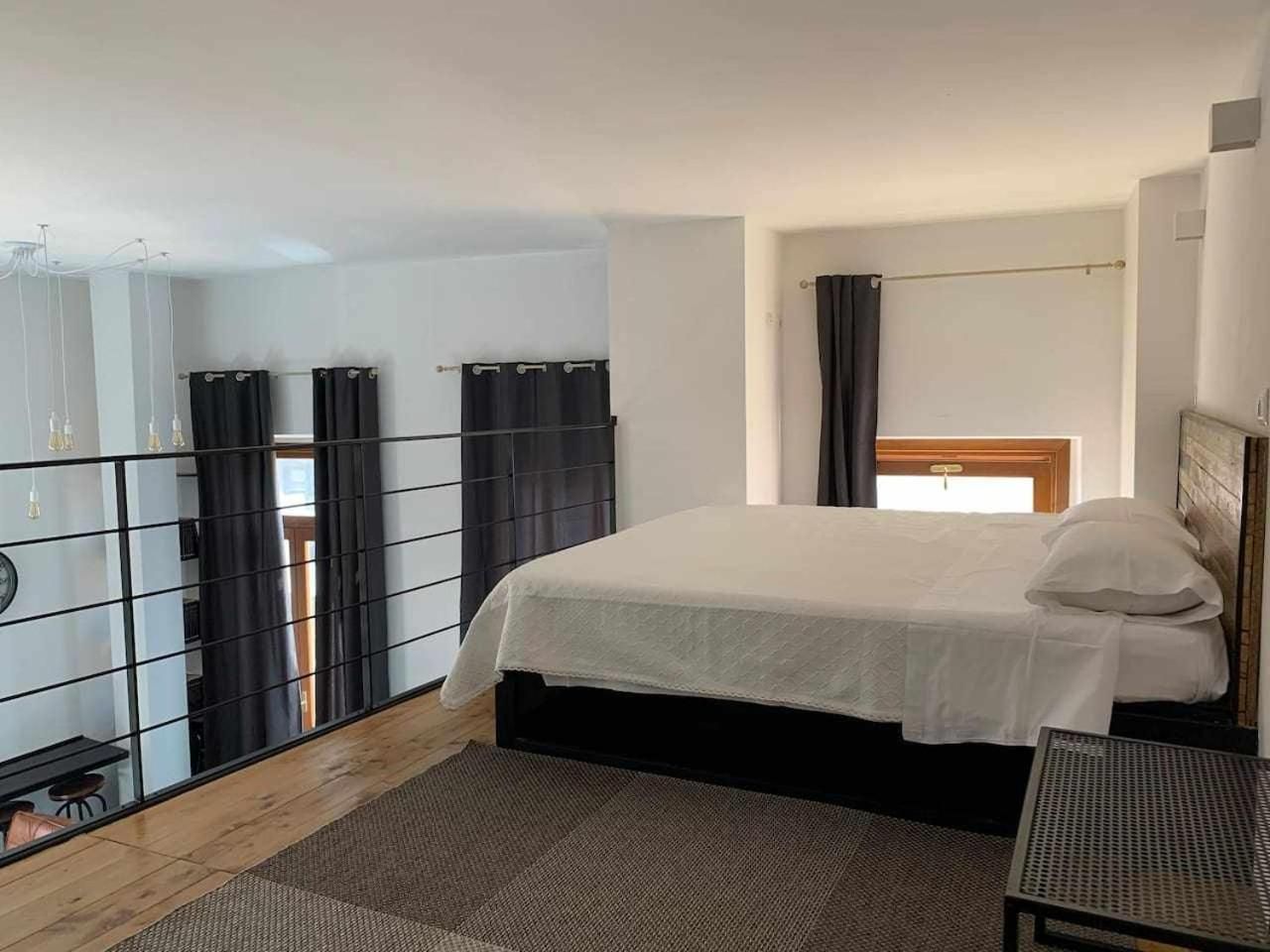Apartment with Shower