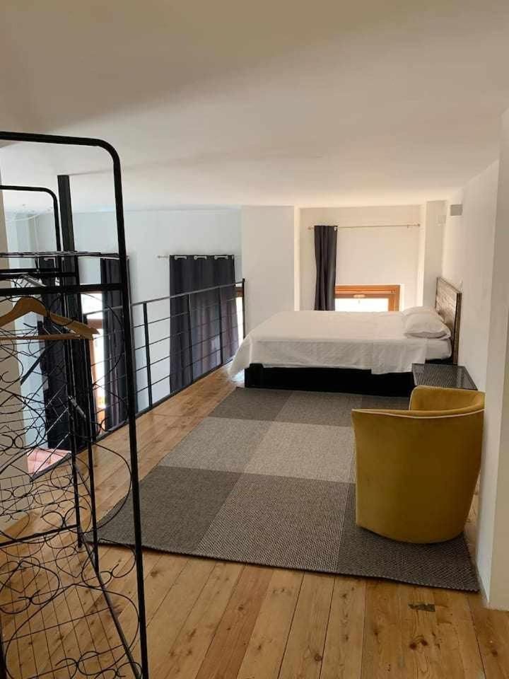 Apartment with Shower
