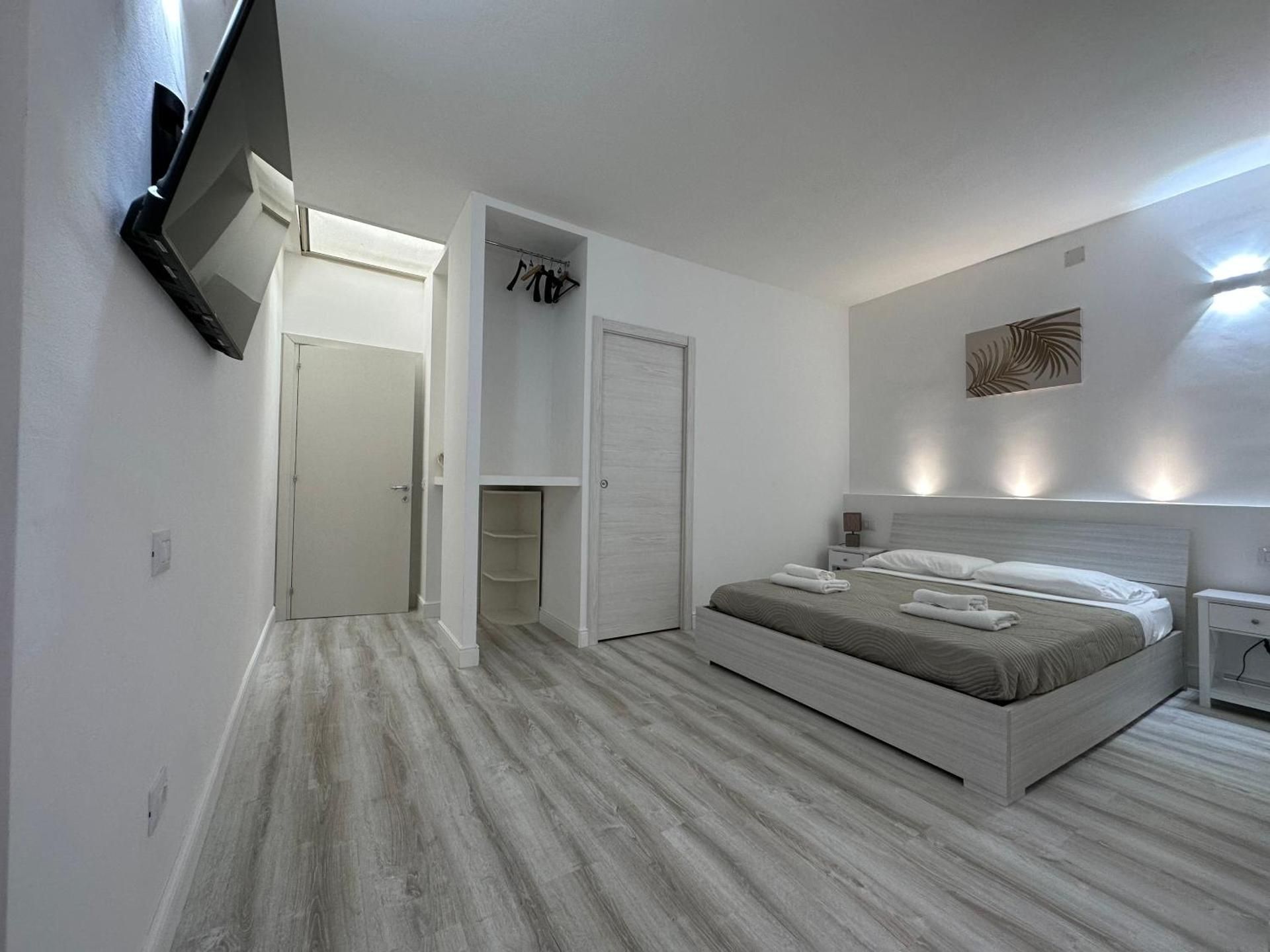 King Studio with Sofa Bed