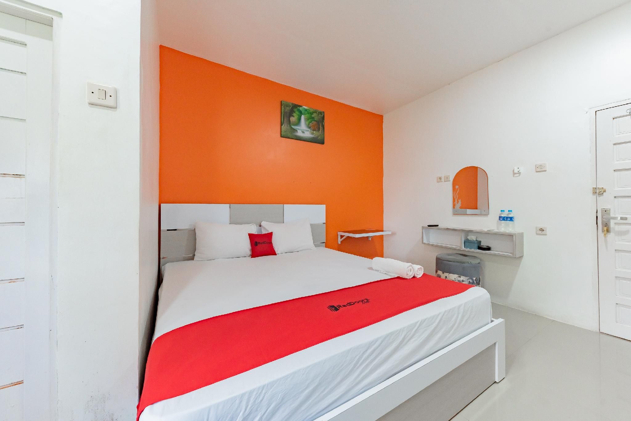 RedDoorz Syariah @ JK Residence Pahlawan Buntok RedDoorz Room 2