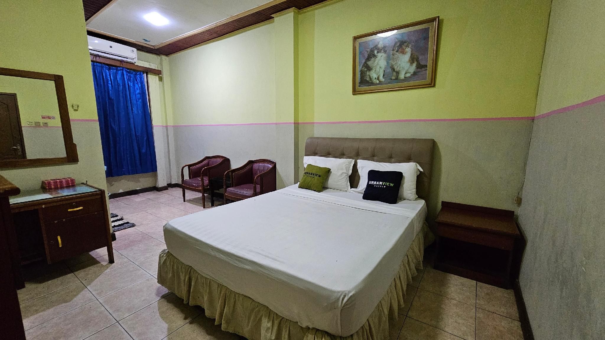Urbanview Hotel Kharisma Banjarmasin Deluxe Room 2