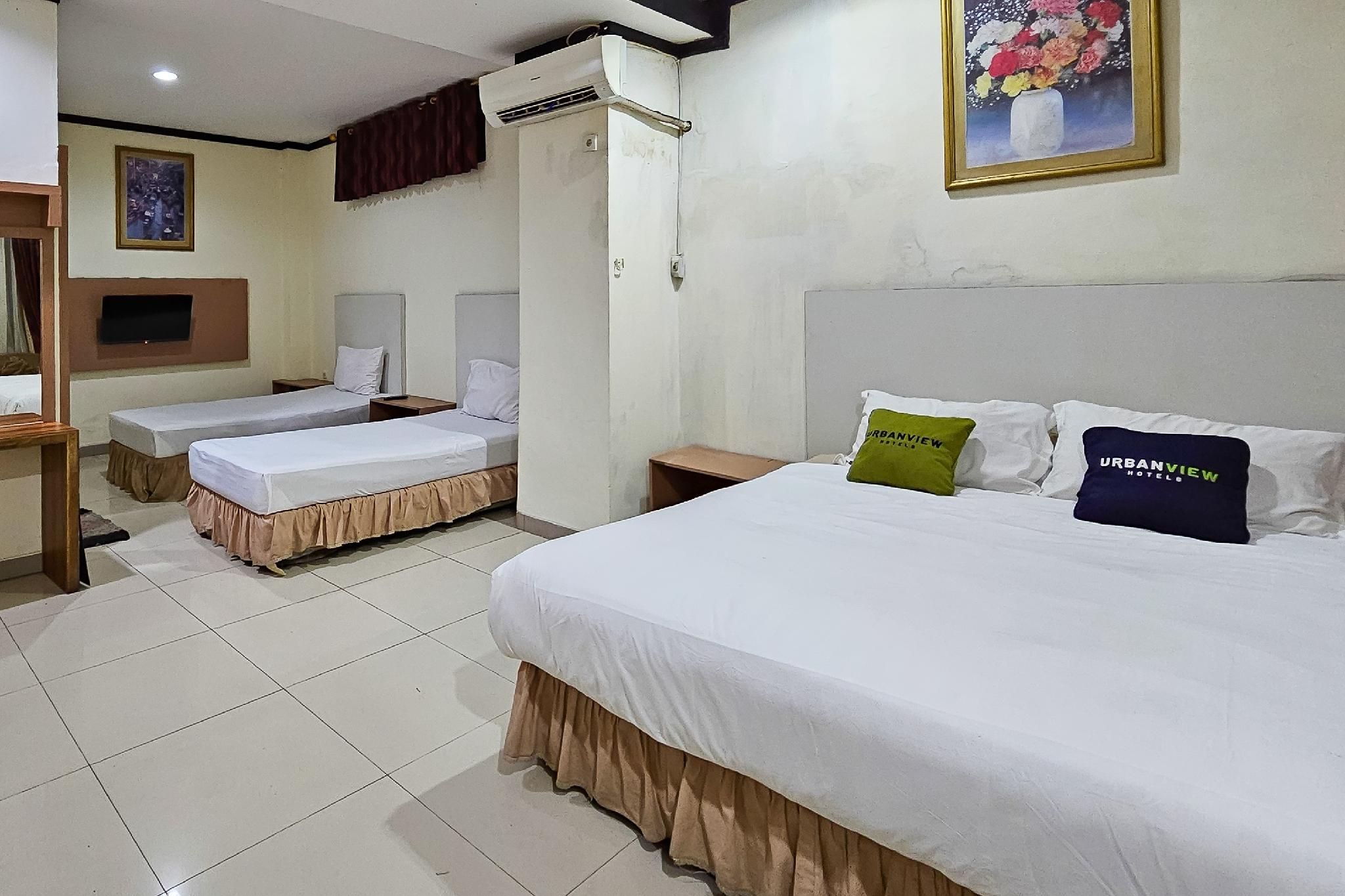 Urbanview Hotel Kharisma Banjarmasin Suite Room 3