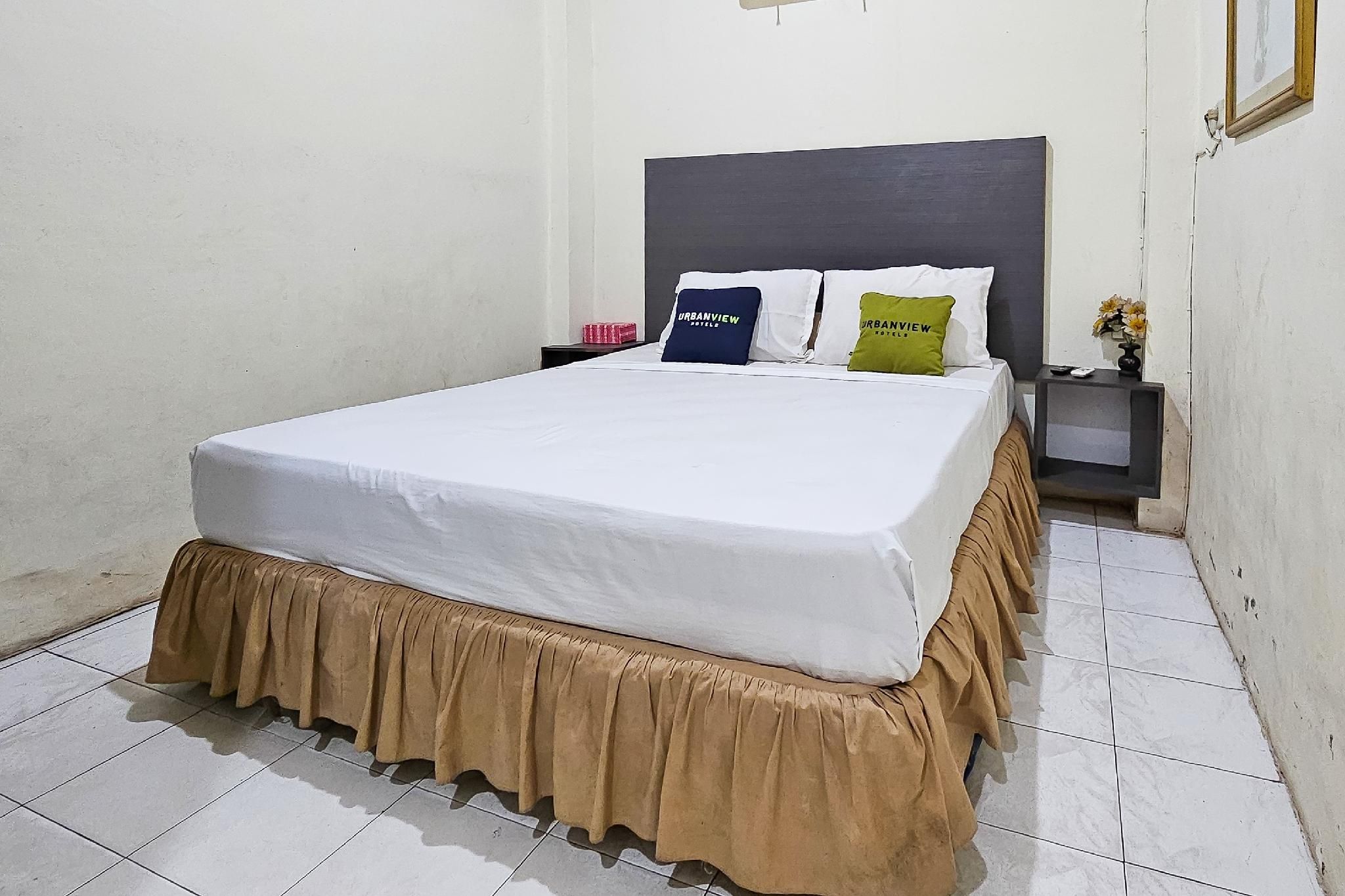 Urbanview Hotel Kharisma Banjarmasin Standard Room 2