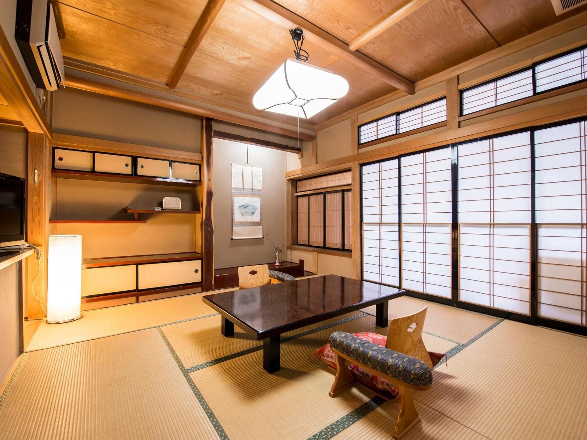 Deluxe Family Room