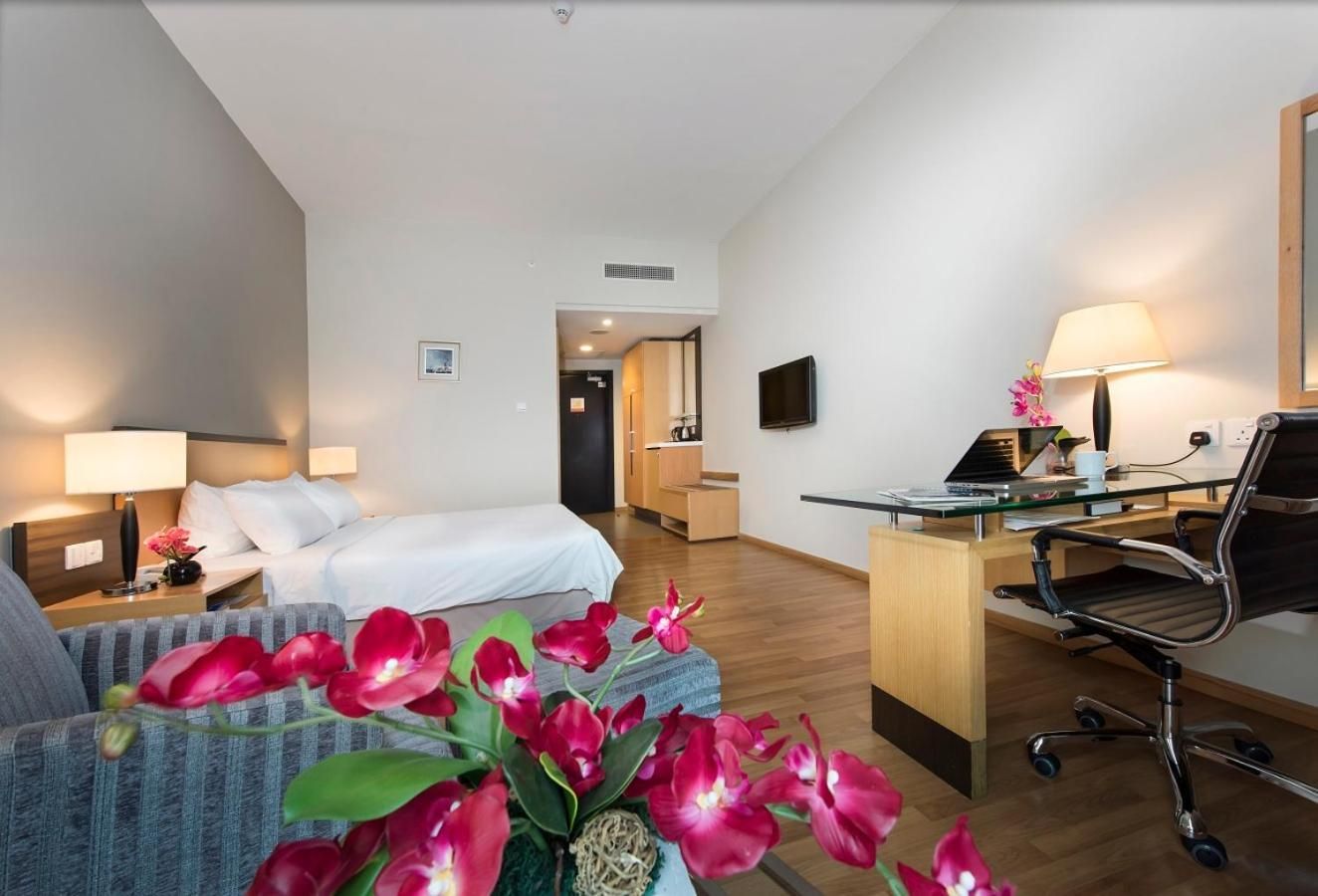 Tower B Deluxe King Room