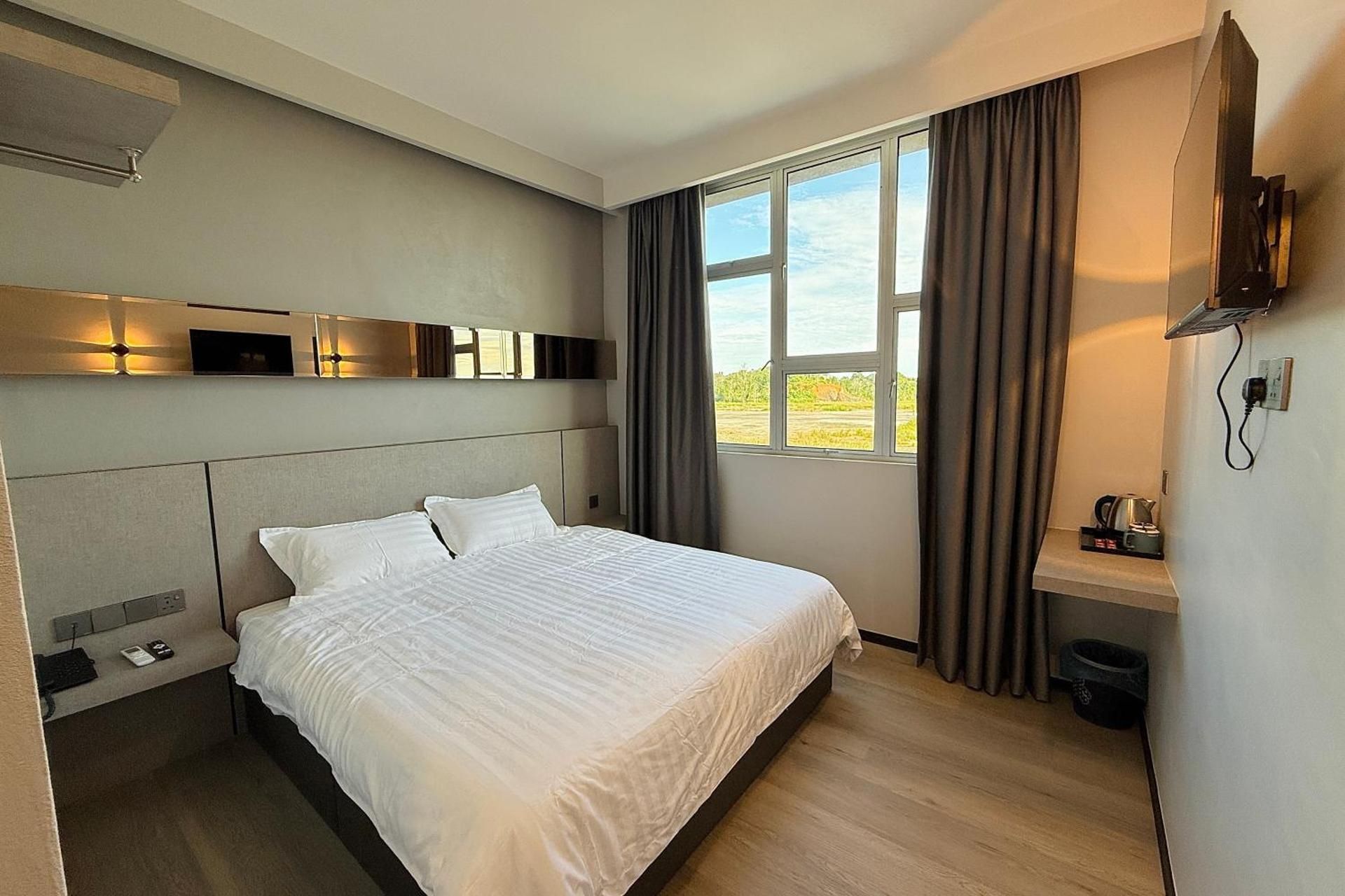 Standard King Room