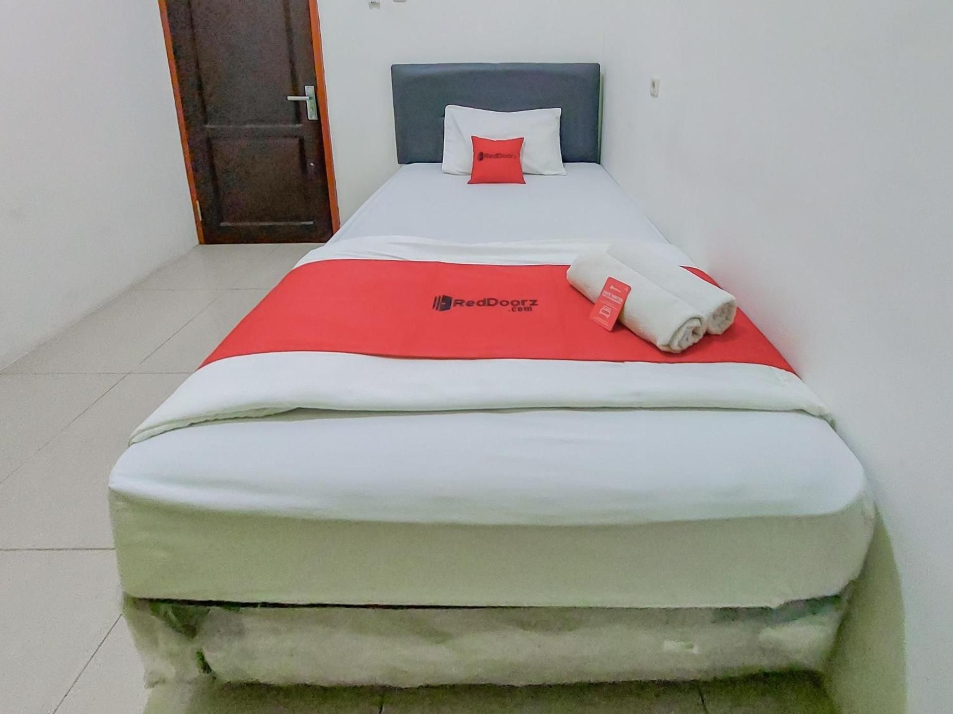 Economy Single Room