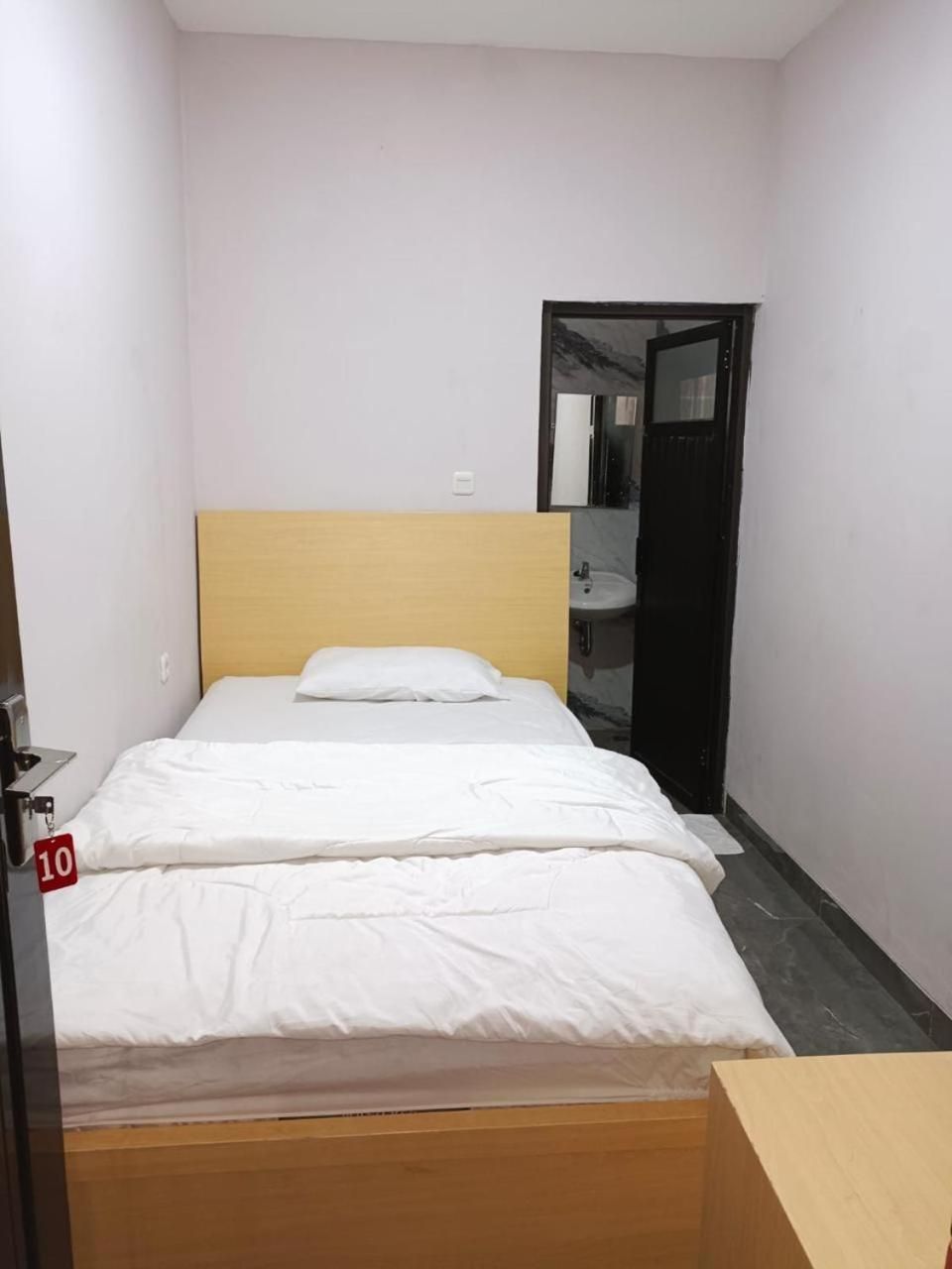 Deluxe Room (2 Adults + 1 Child)