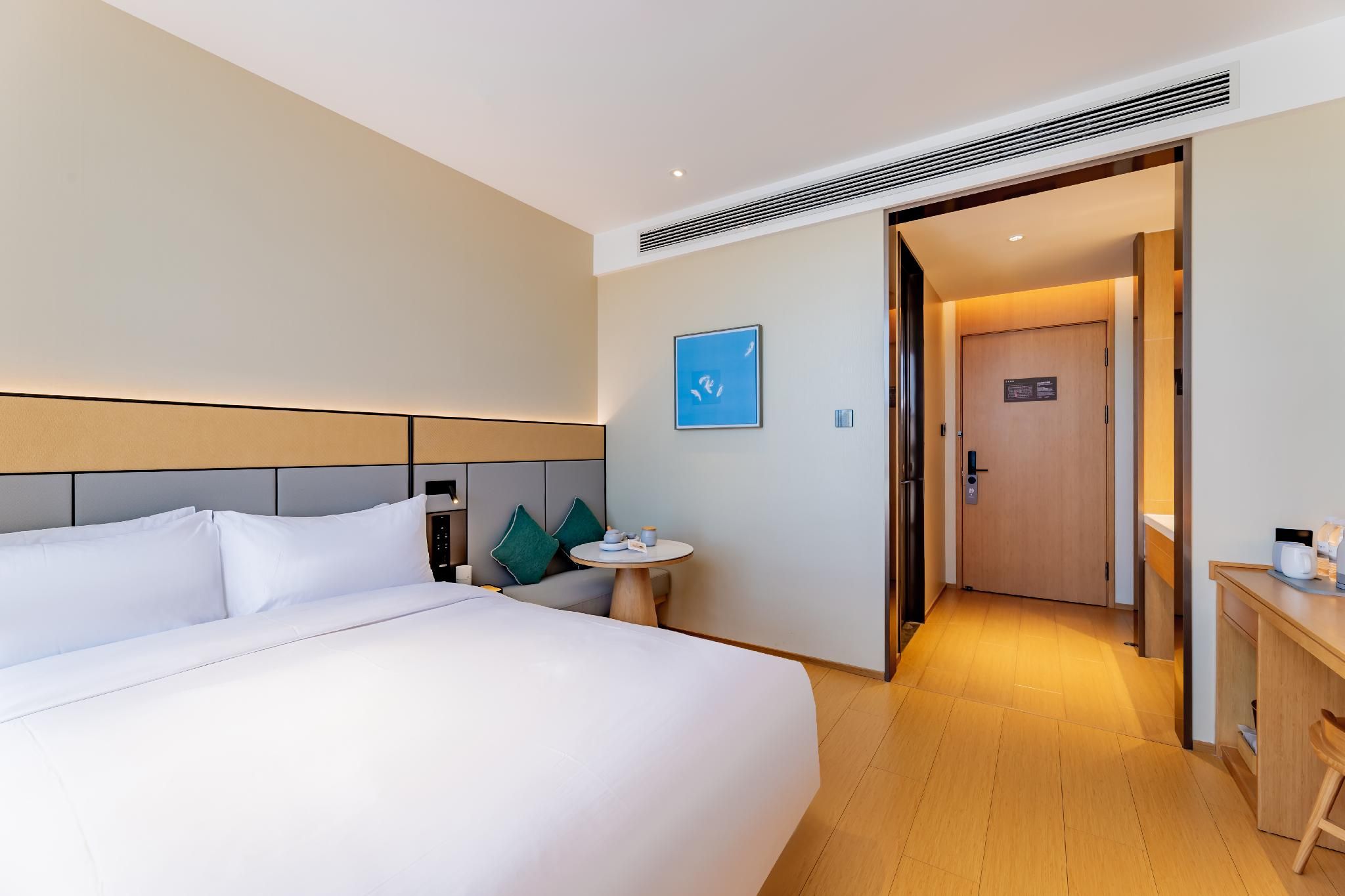 Huazhu - Room With Bed