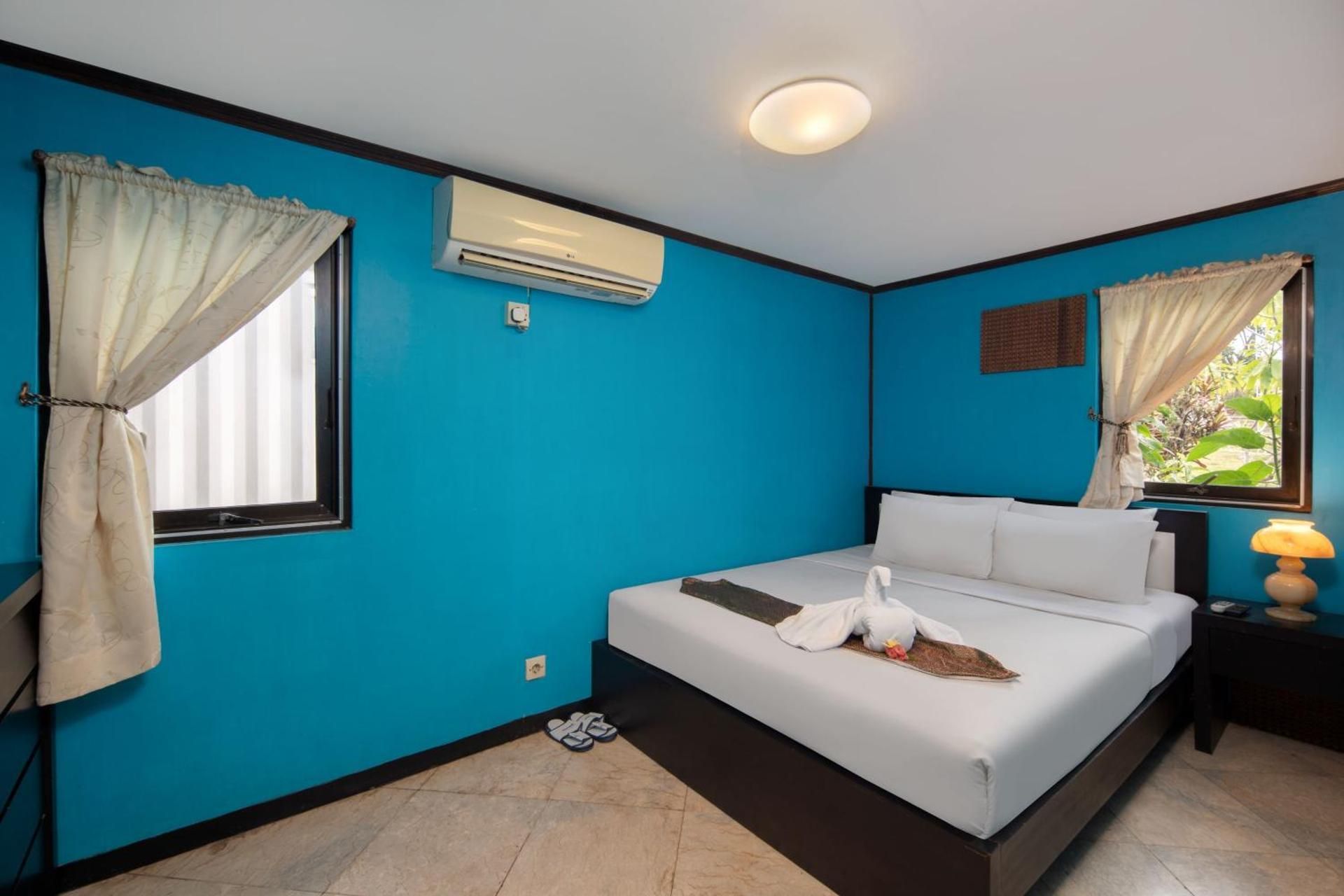 Family Room with Garden View