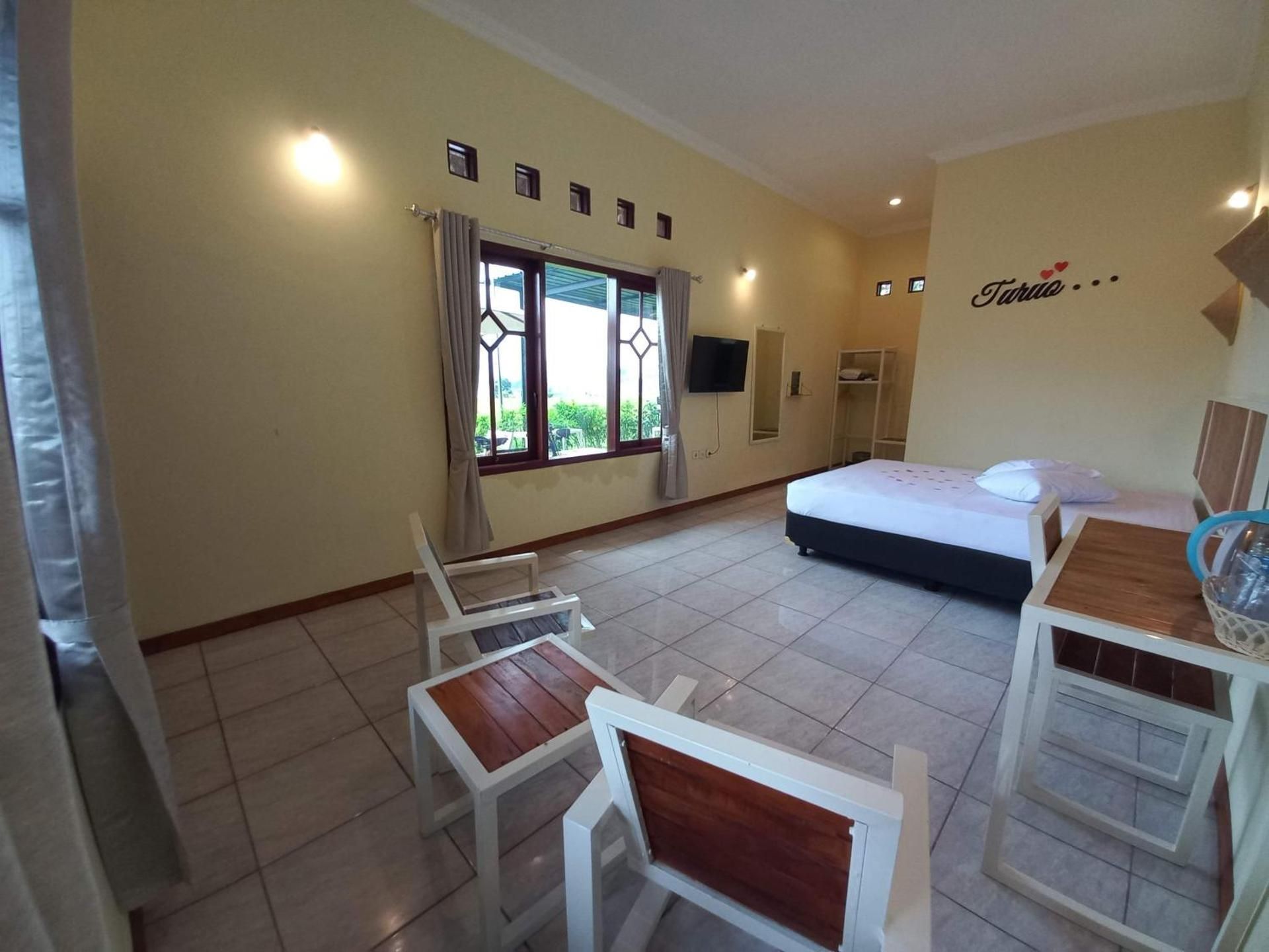 SUWON homestay Double Room with Mountain View