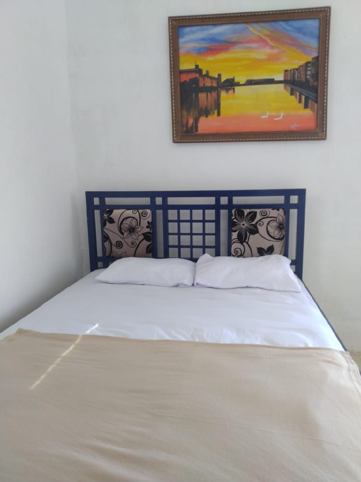 Gadjah Mada Hall Cafe & Penginapan Hostel Deluxe Balcony