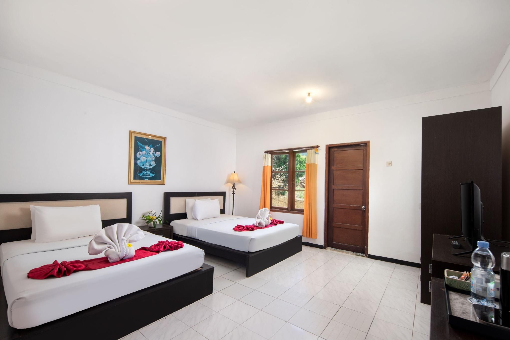 Royal Hotel and Villa Trawas Four Bedroom Villa