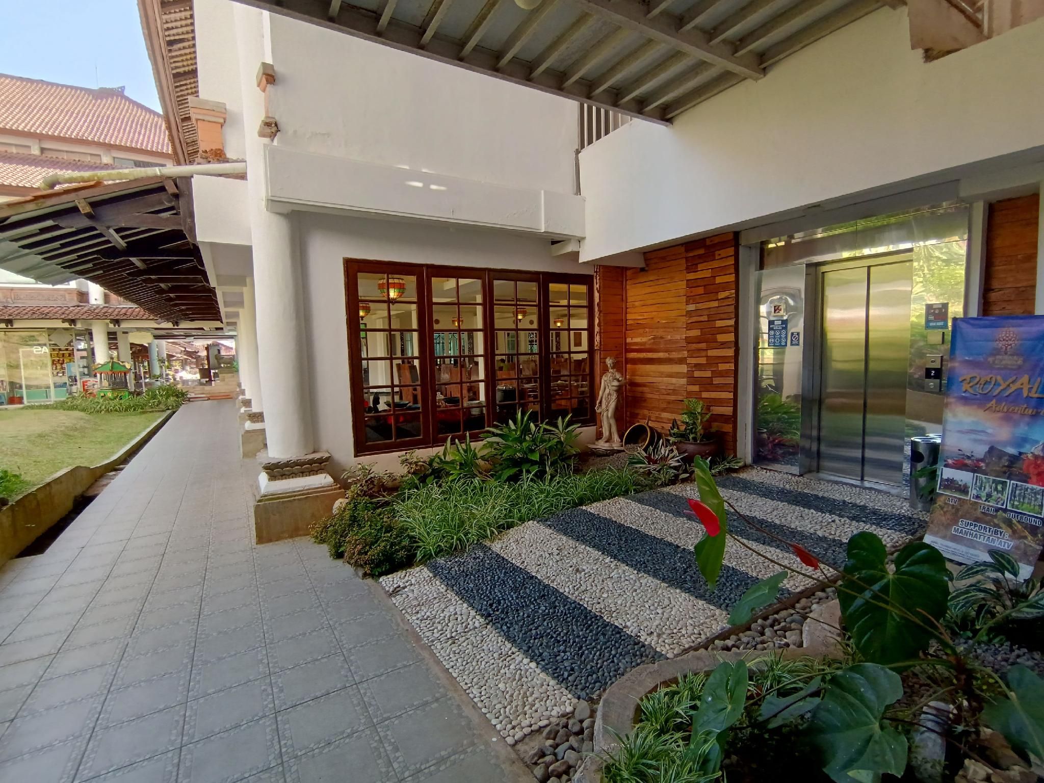 Royal Hotel and Villa Trawas