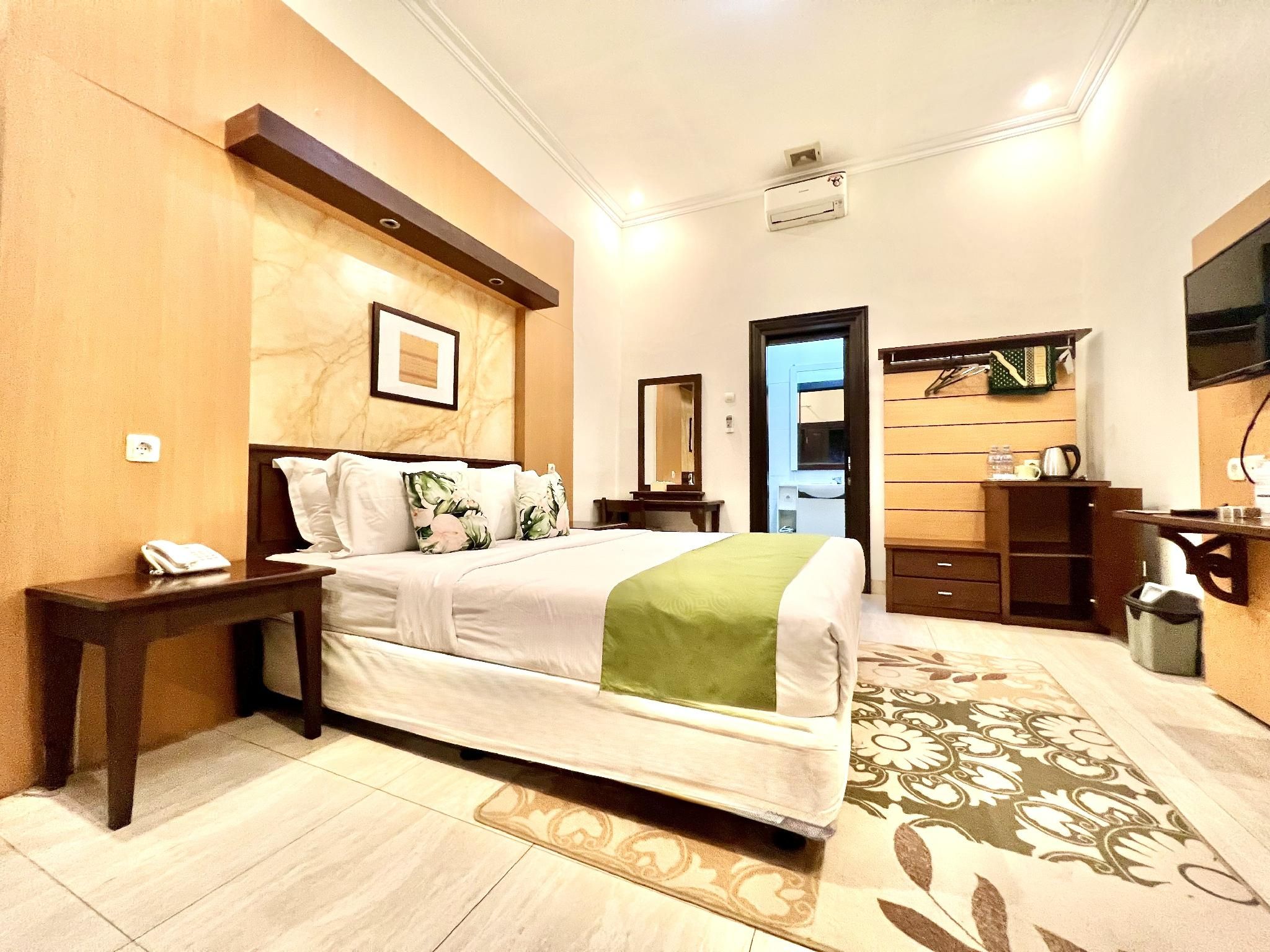 Avila Ketapan Rame Hotel Premium Double