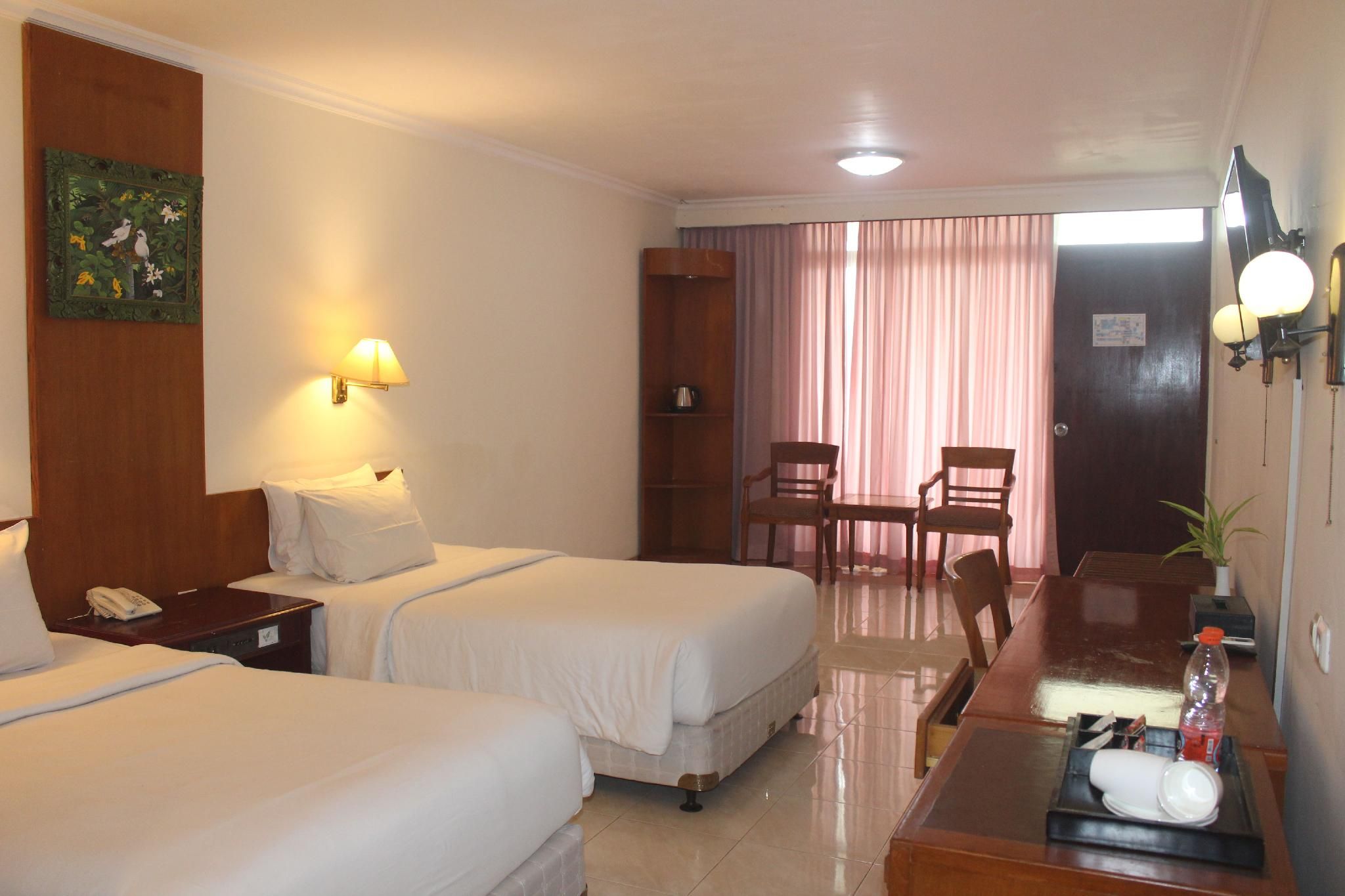 Inna Tretes Hotel Superior Twin Room