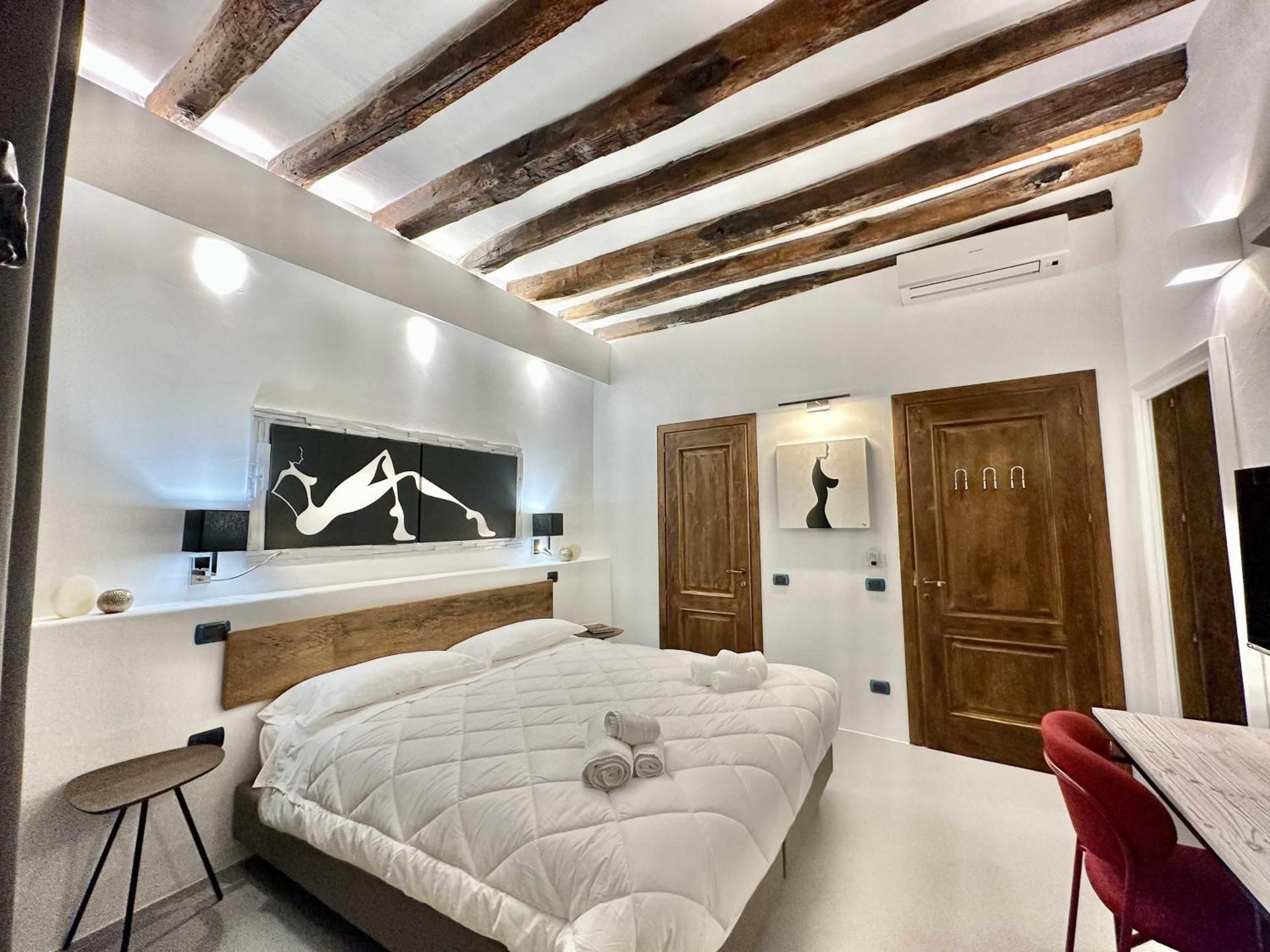 Double or Twin Room with Bathroom