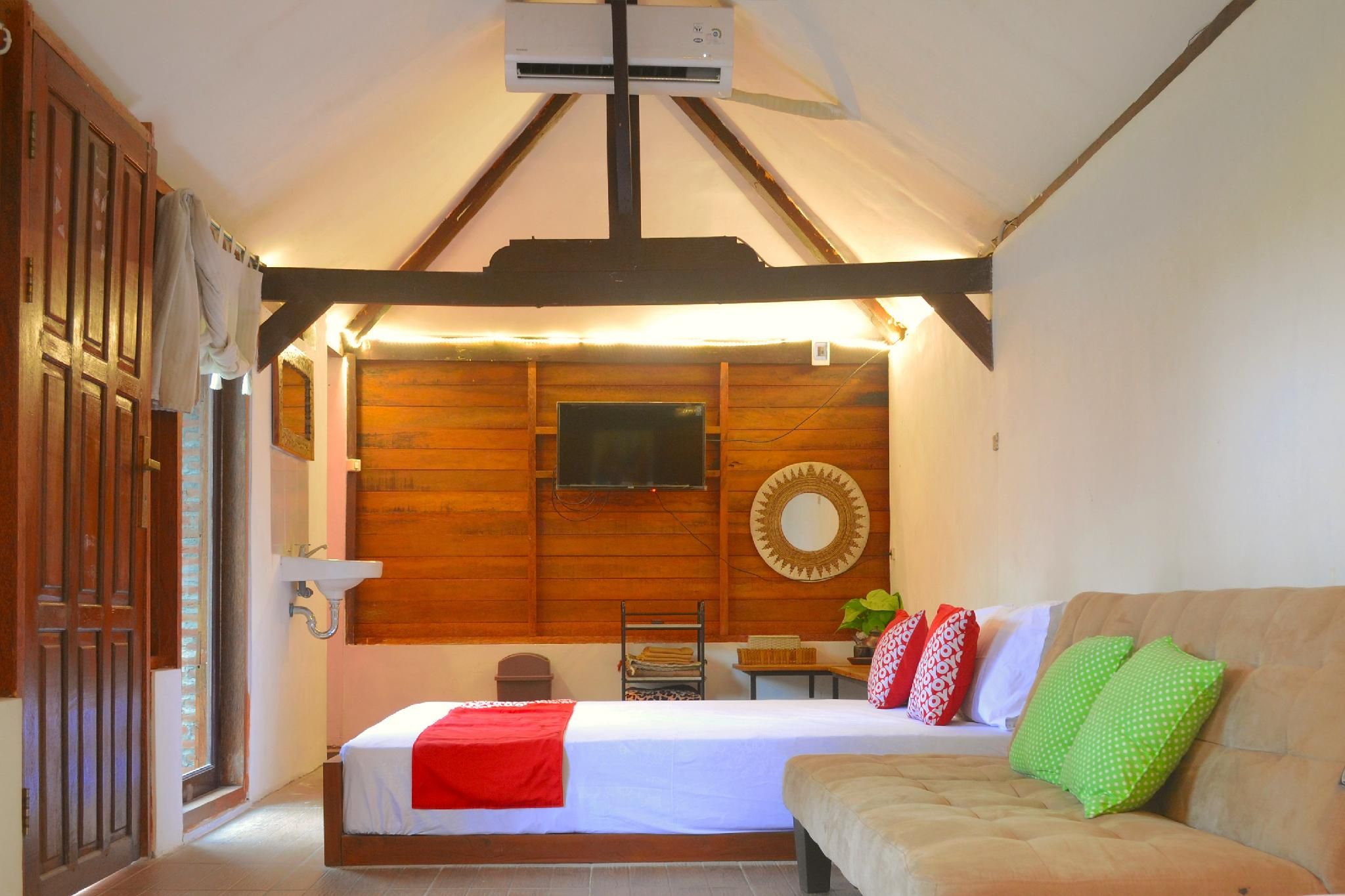 Suite Family Room