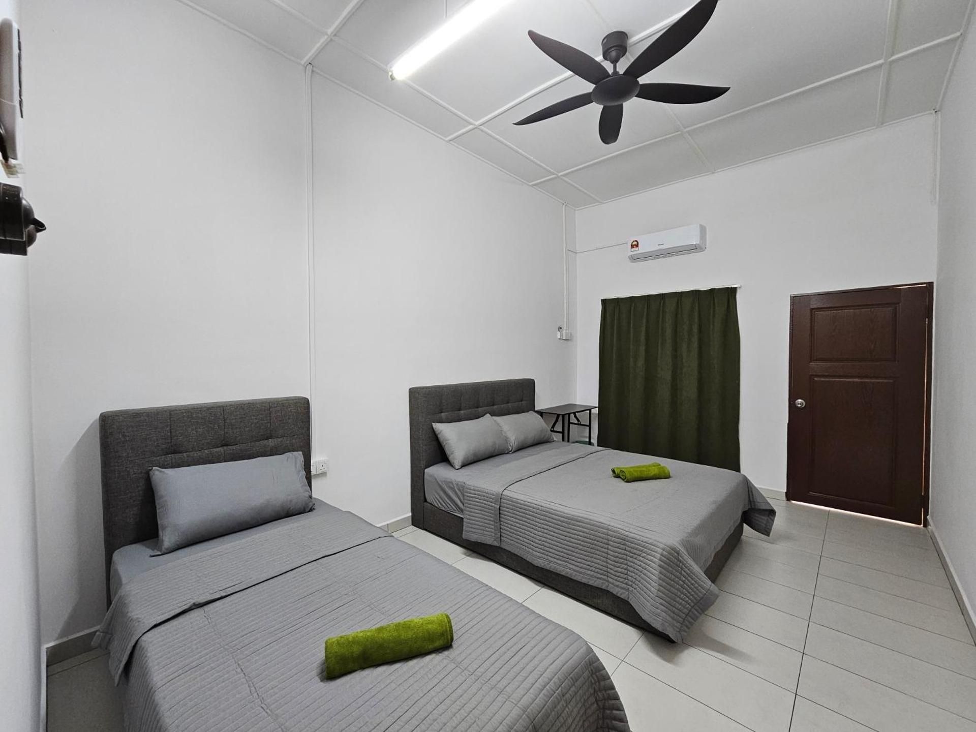 Triple Room with Shared Bathroom