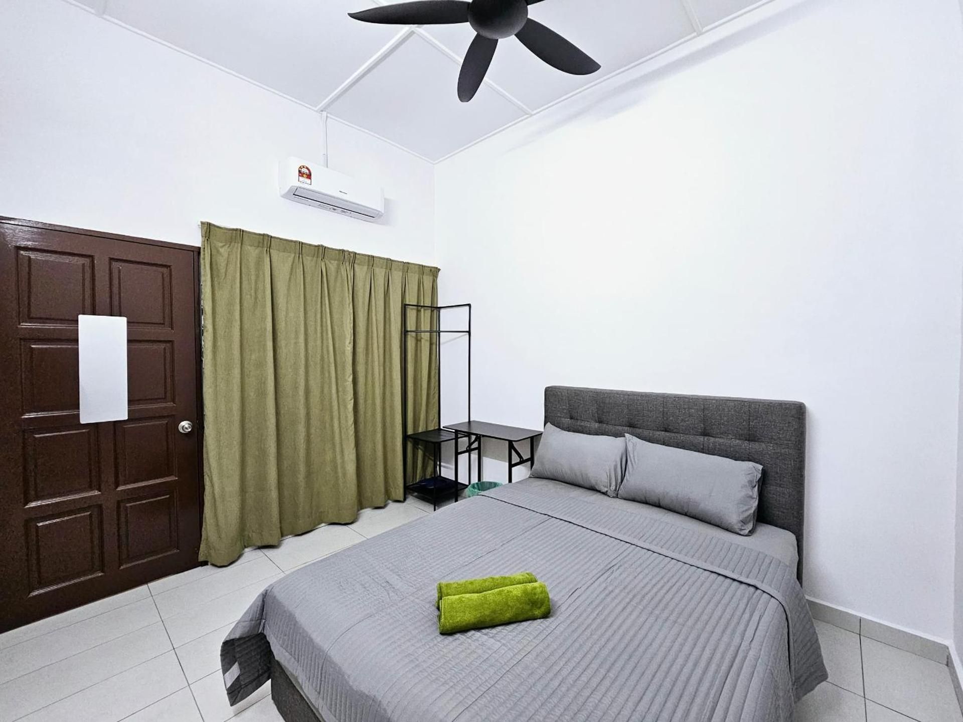 Double Room with Shared Bathroom
