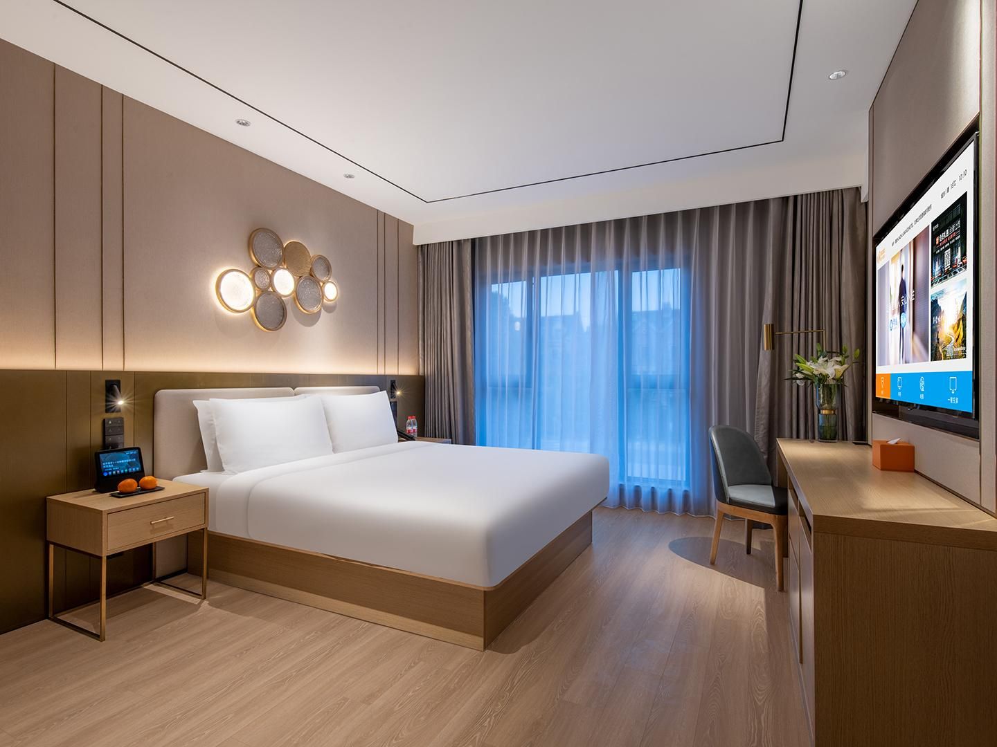 Huazhu - Yueruo Liujin Bed Room