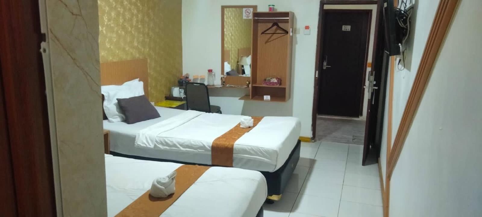 Votel Hotel DePratnya Kediri Deluxe Twin Room 2