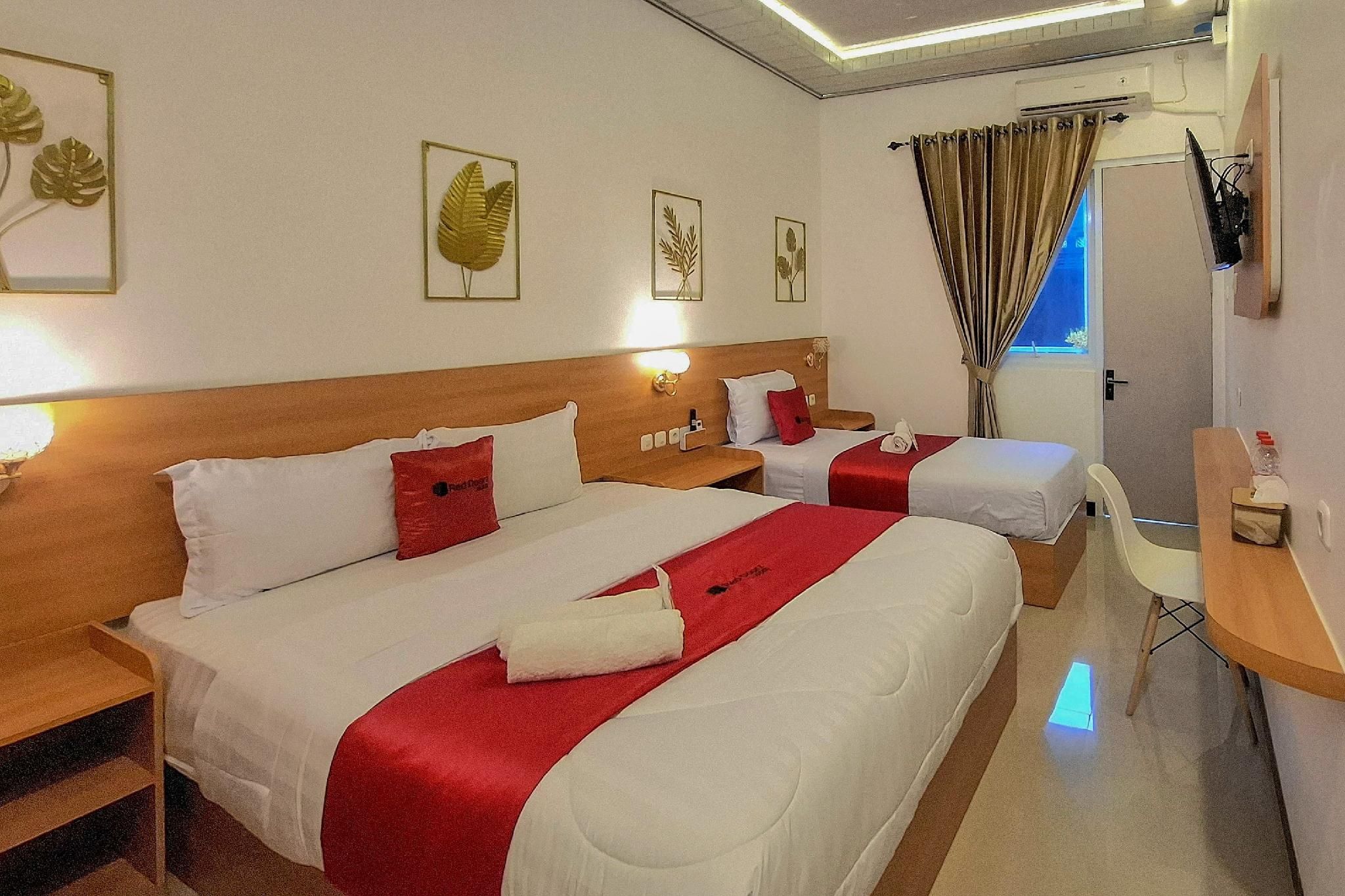 RedDoorz near Kampung Inggris Pare Family Room 2