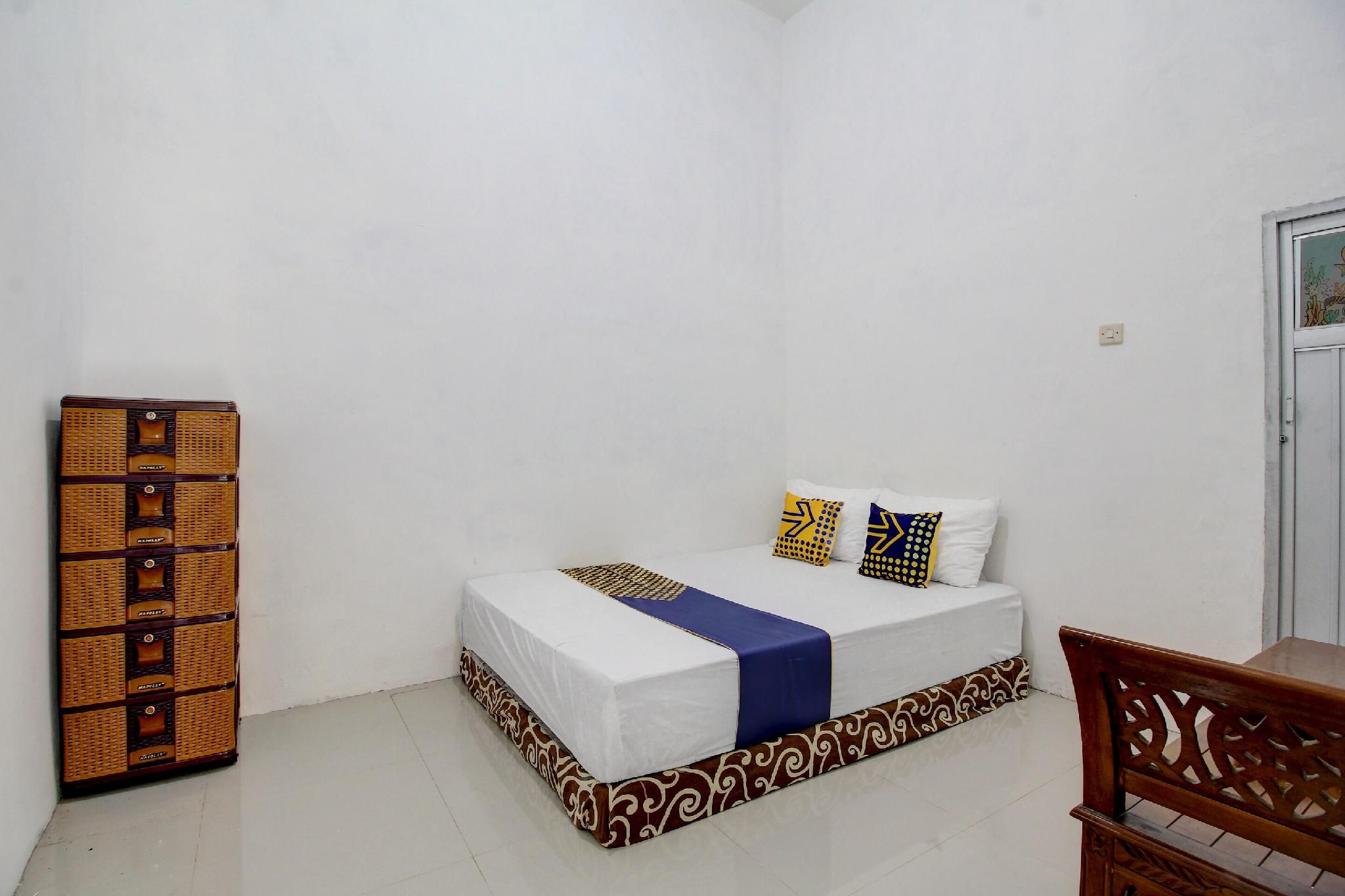 Hotel O Alif House Syariah 2 Spot On Double Room 3