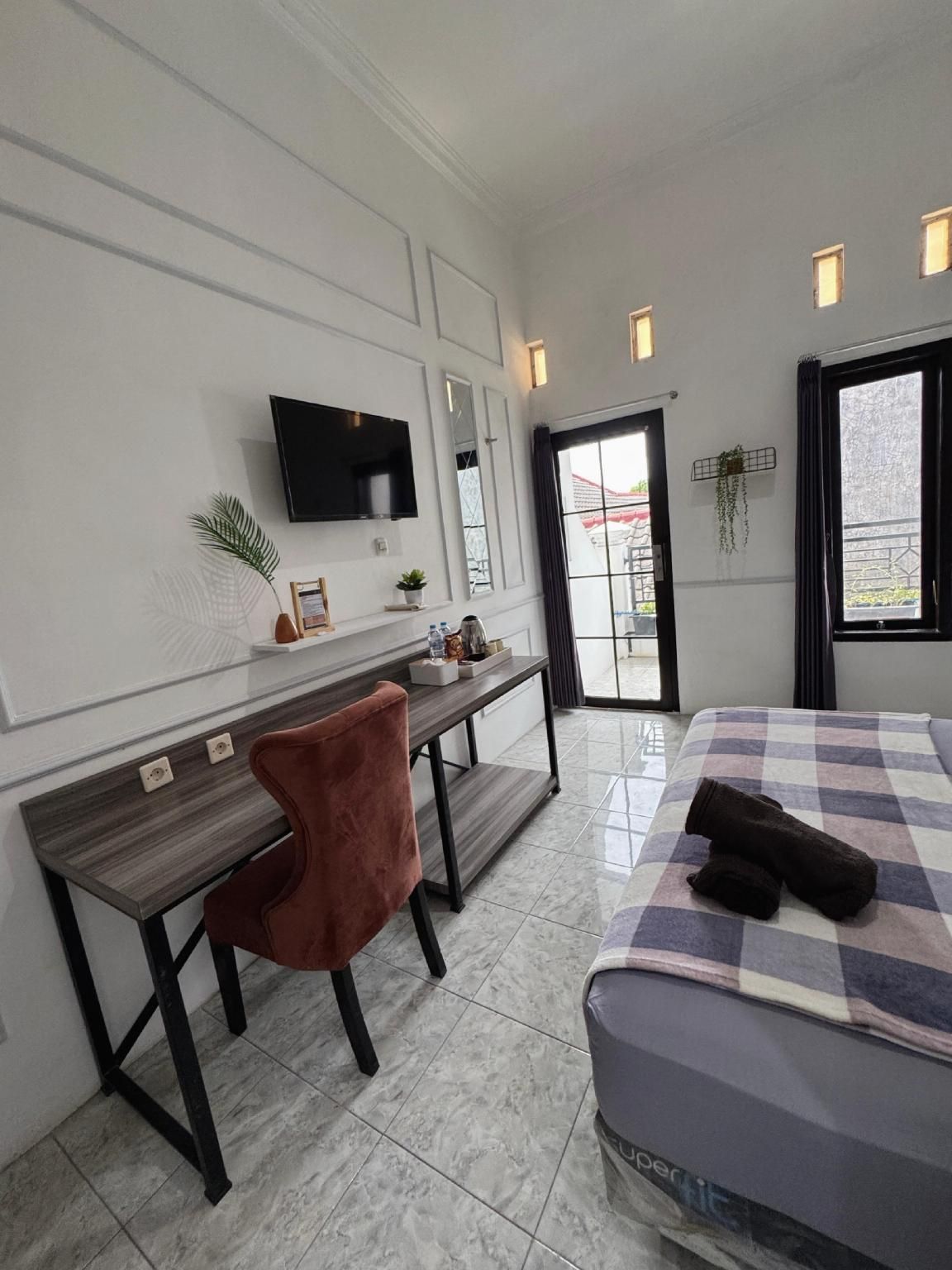 Griya Kinari Syariah Deluxe Room 3