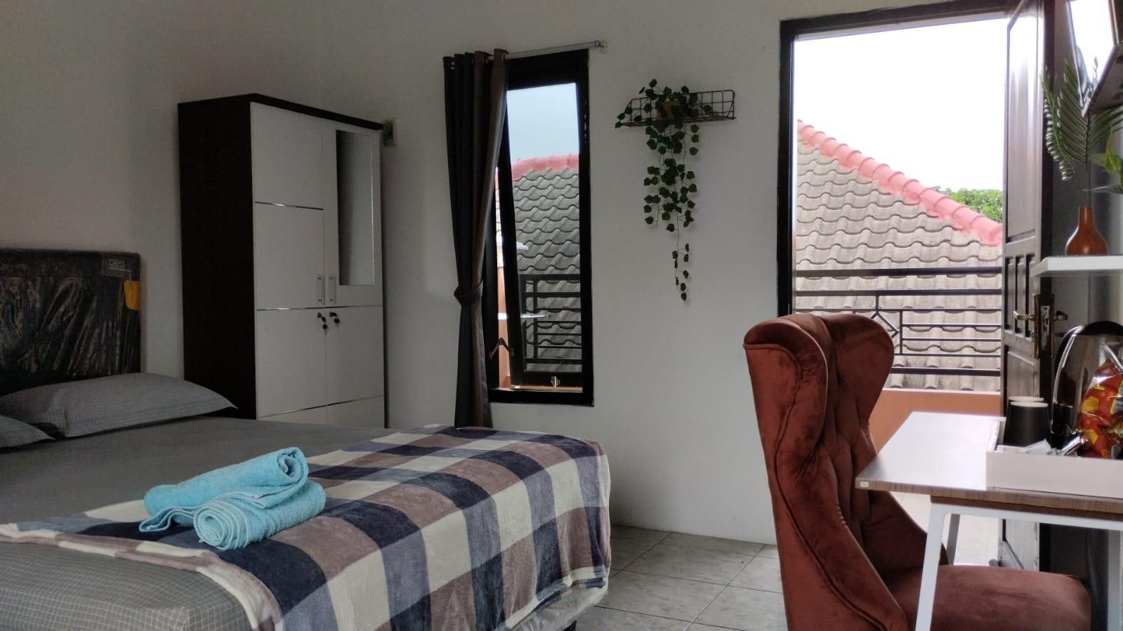 Griya Kinari Syariah Deluxe Room 2