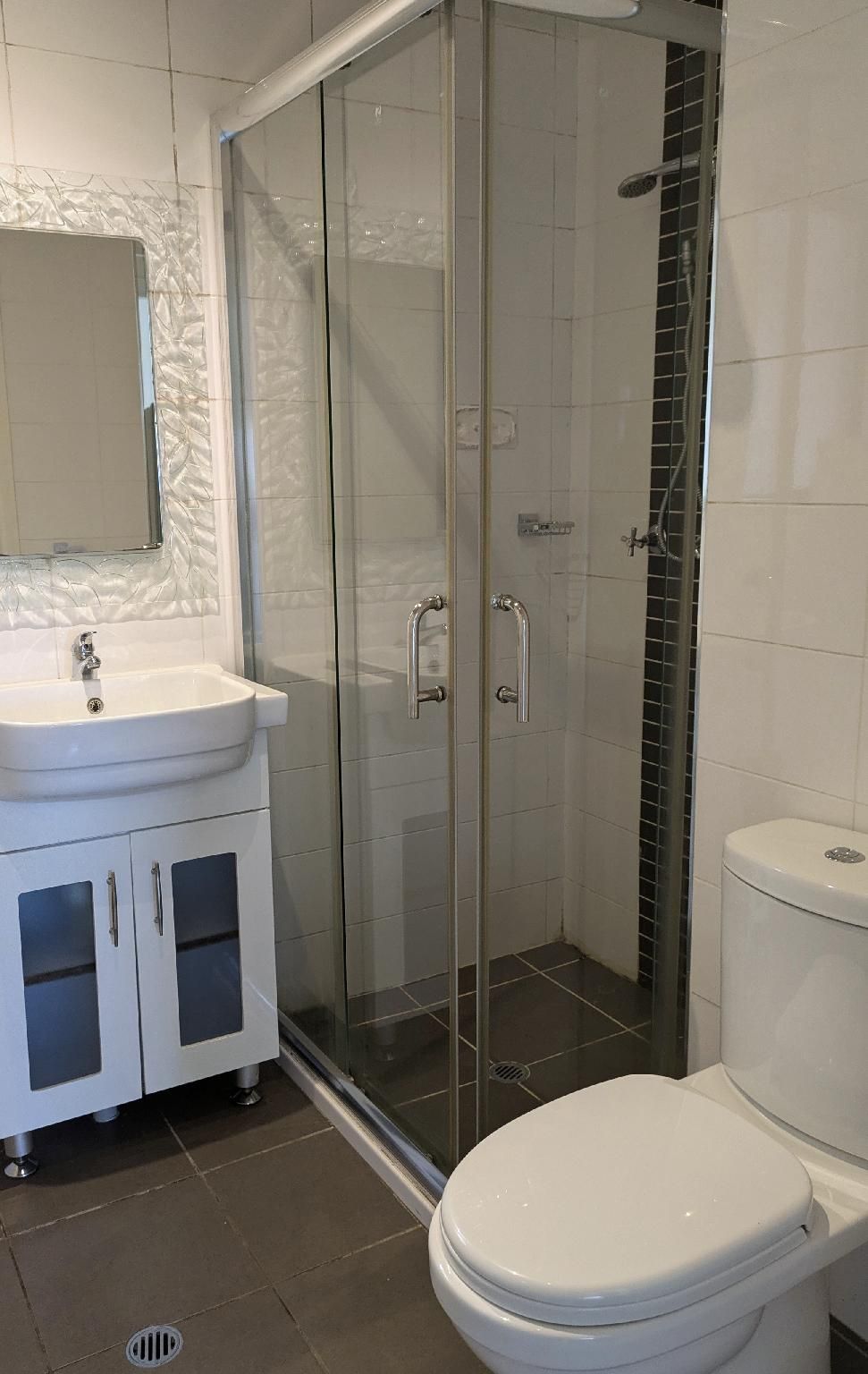 Apartment Three-Bedroom Upstairs