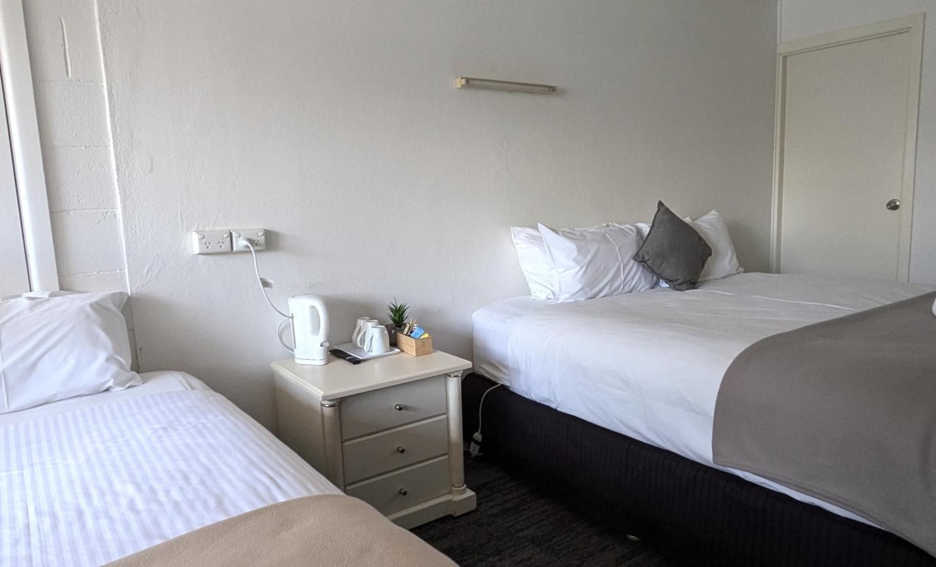 Swiss Motel Family Connecting Room 2