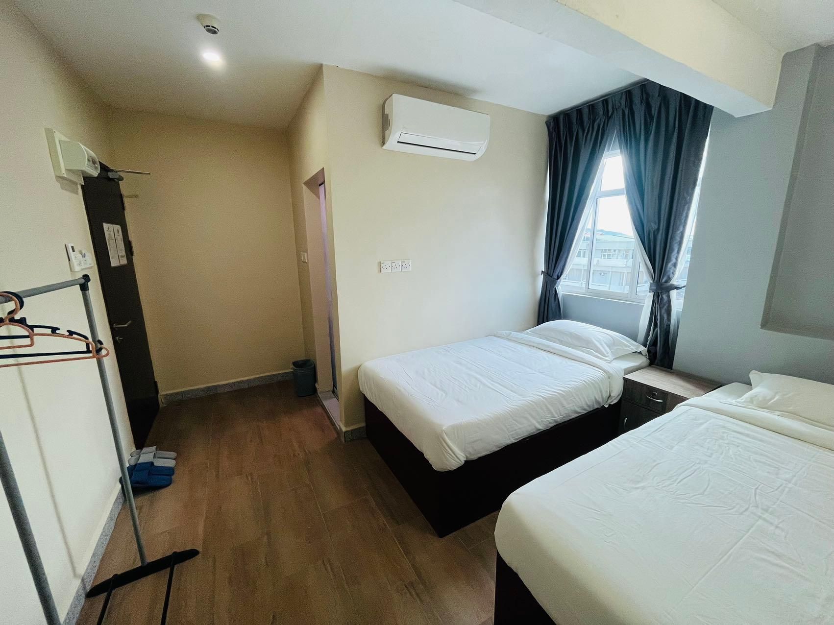 SemRock Hotel Standard Twin 2