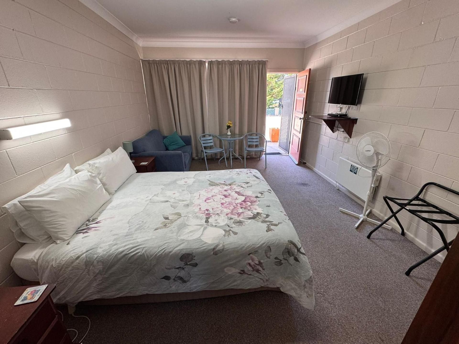Deluxe Queen Room