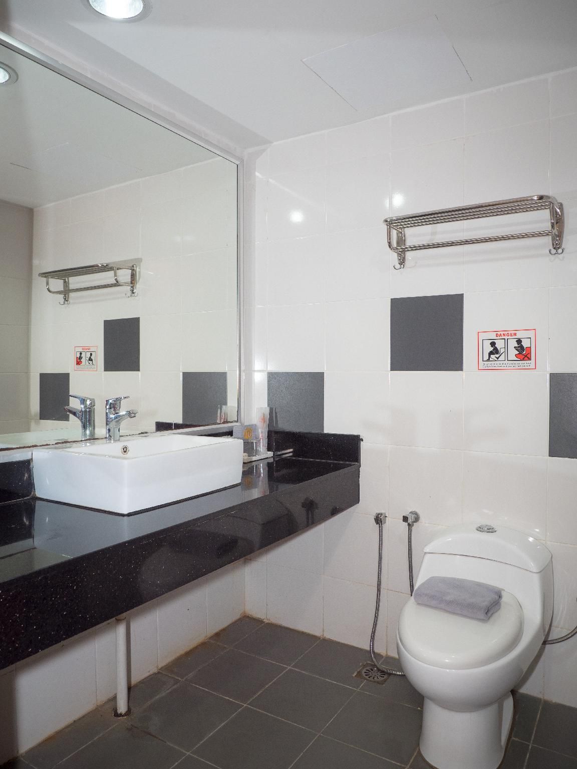 TD Mutiara Hotel Superior Triple 2