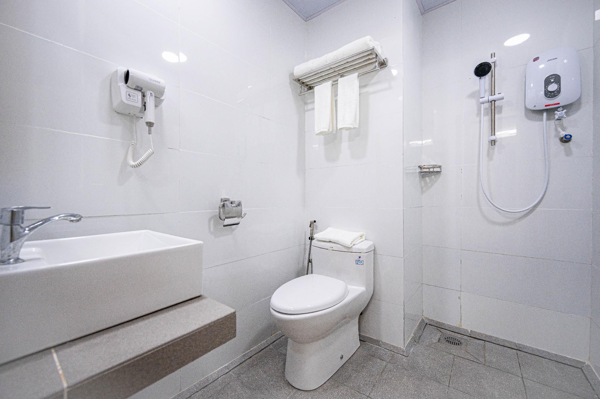 Semporna City Hotel Standard Room King 2