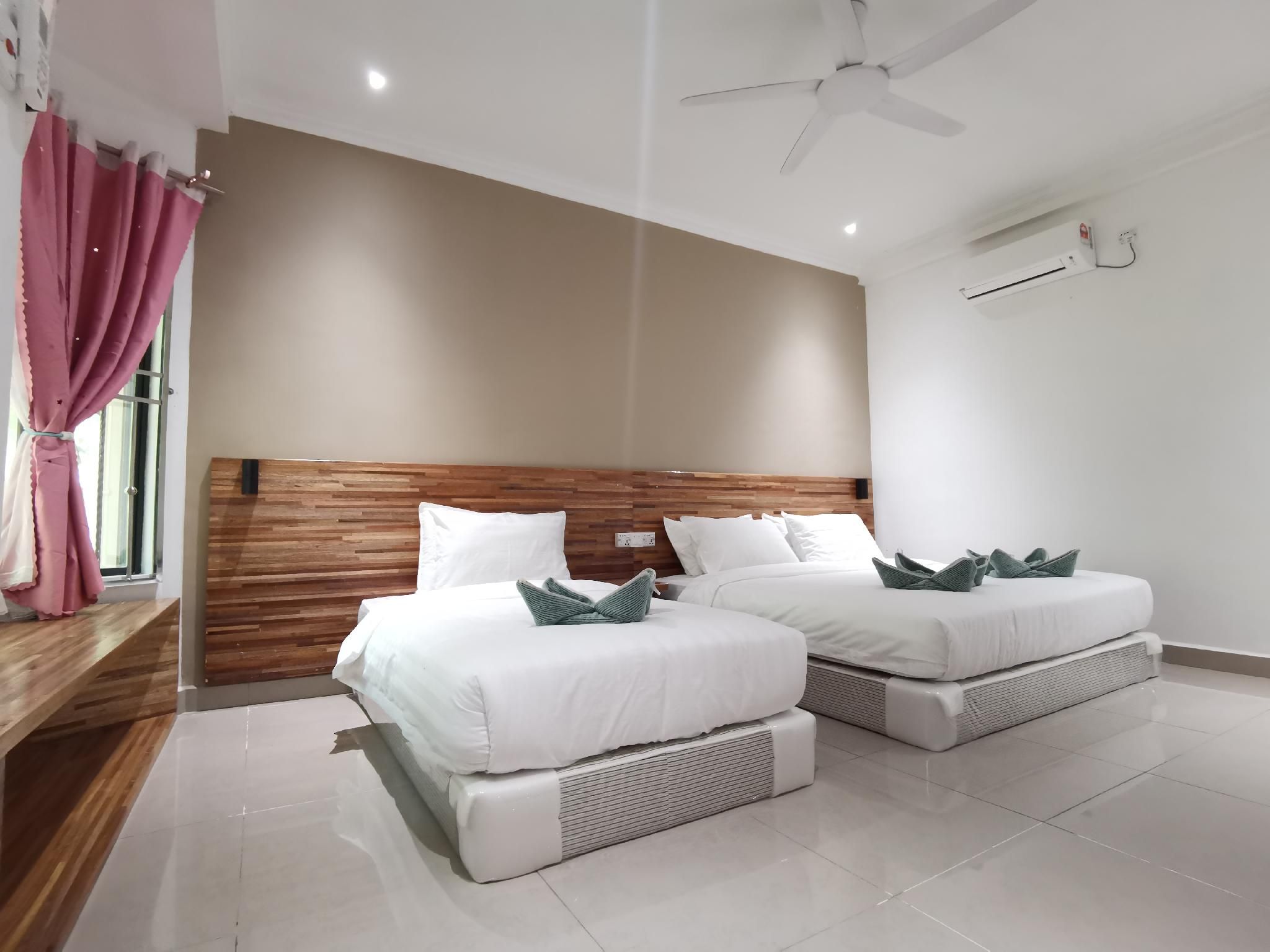 Hemingway Cottage Cozy Room