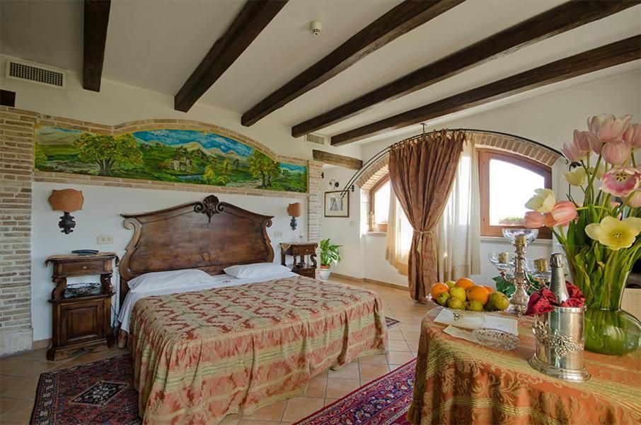 Deluxe King Suite