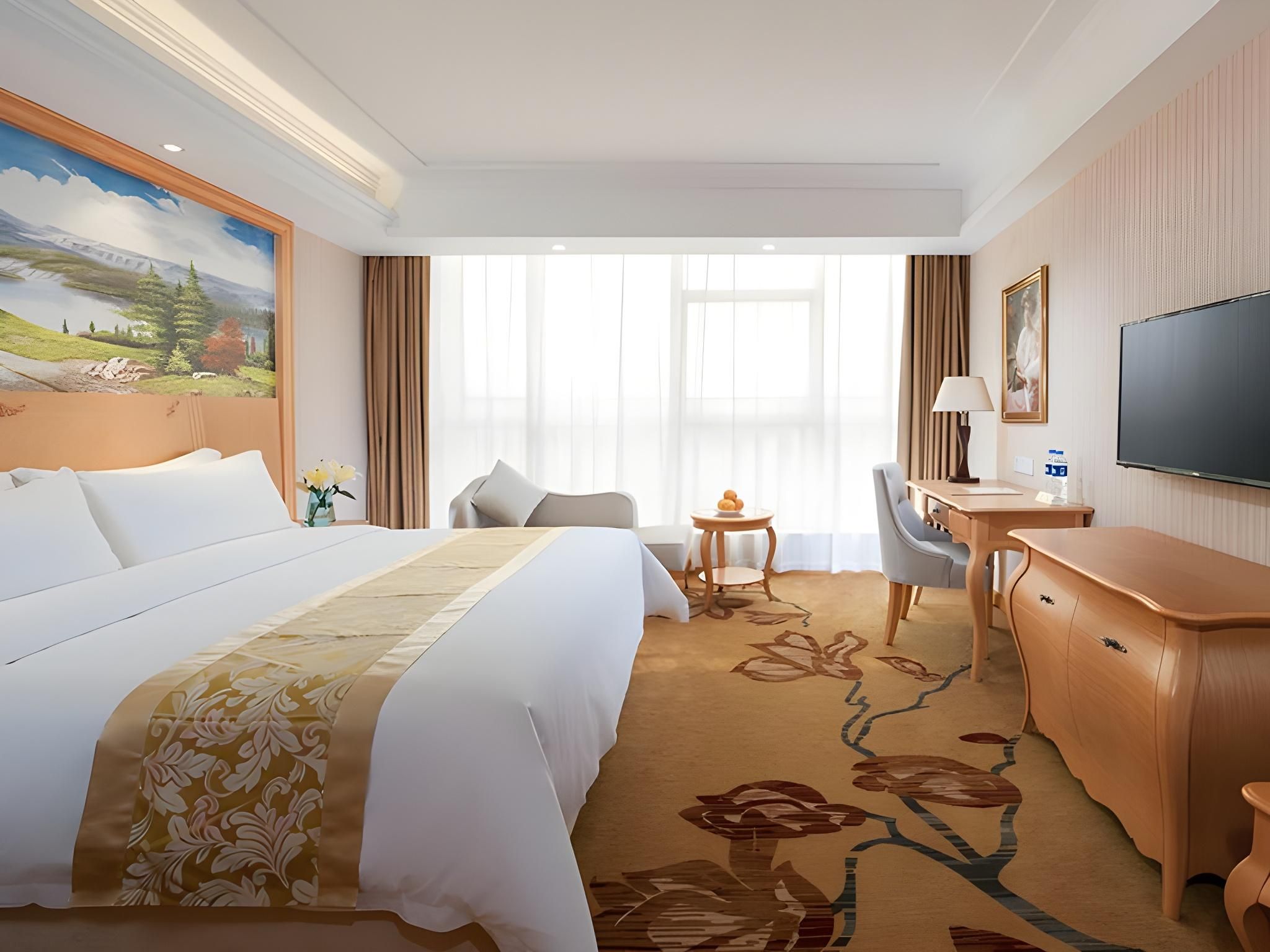 Vienna Hotel Guangdong Jiangmen Yingbin Avenue Vienna - 1 Bed Room with View