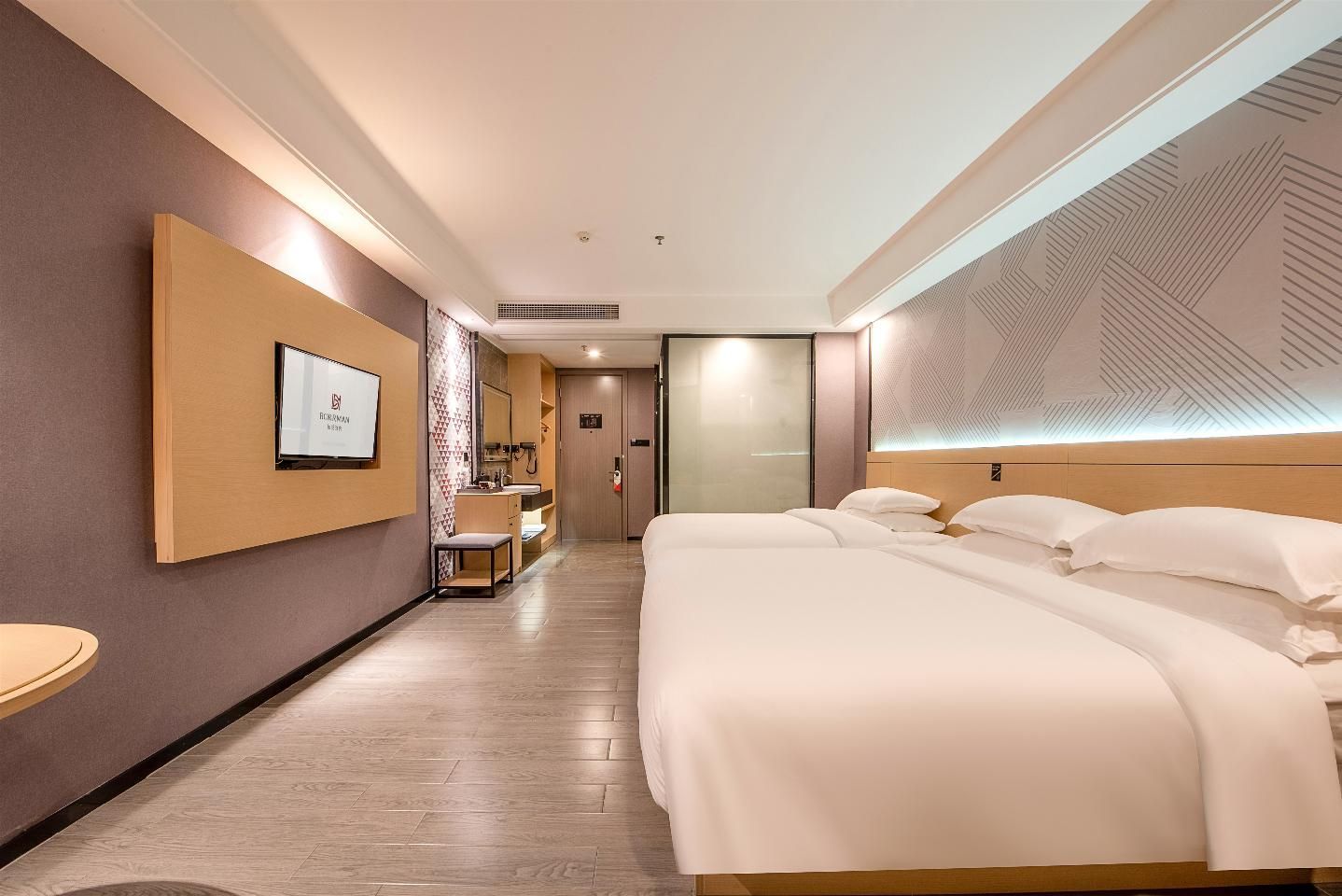 Dossen - Deluxe Family Room