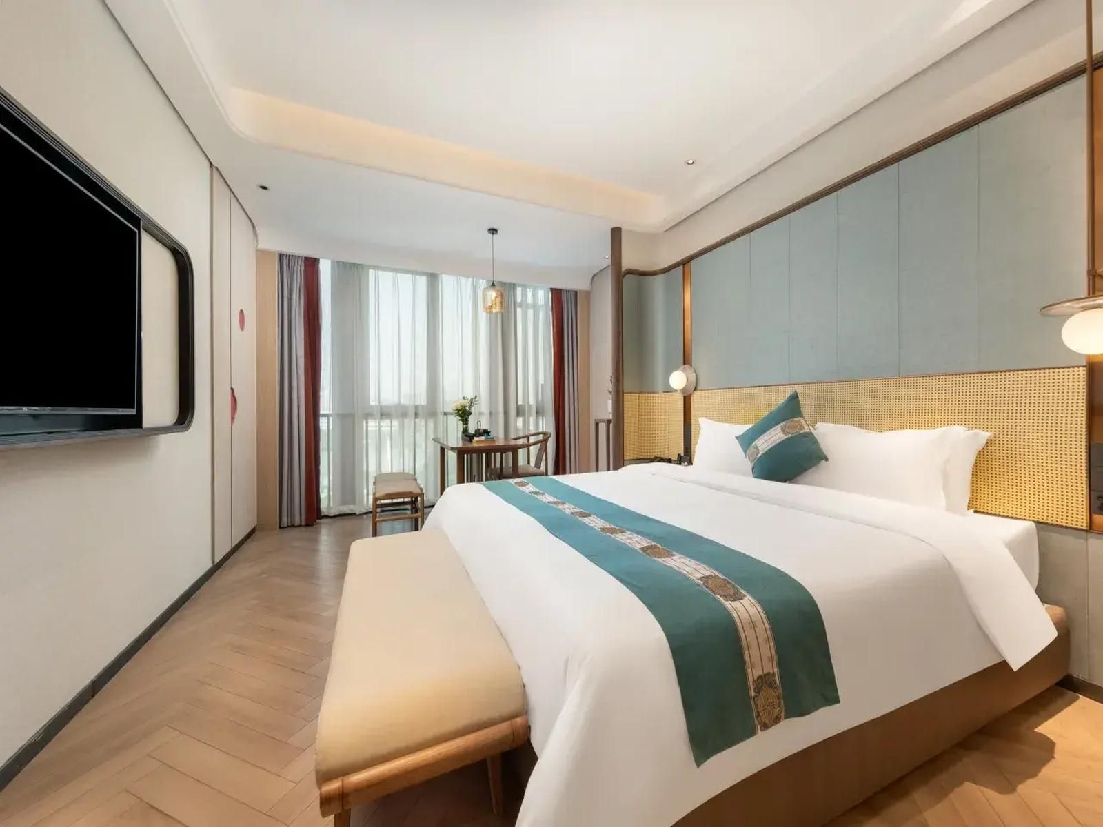 Business King Room