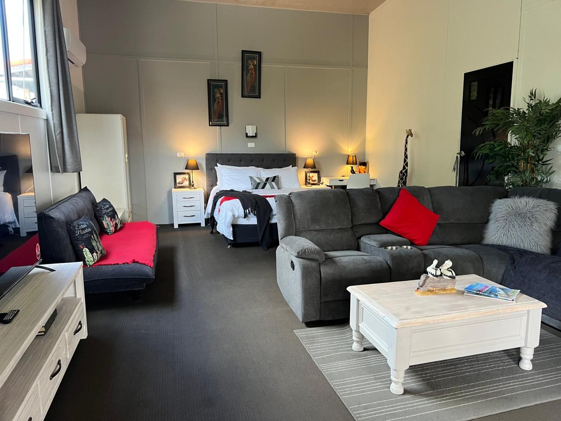 Studio Apartment - Ground Floor