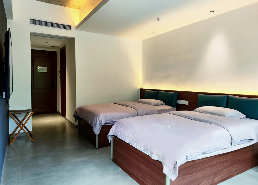Guest Room - Twin Beds