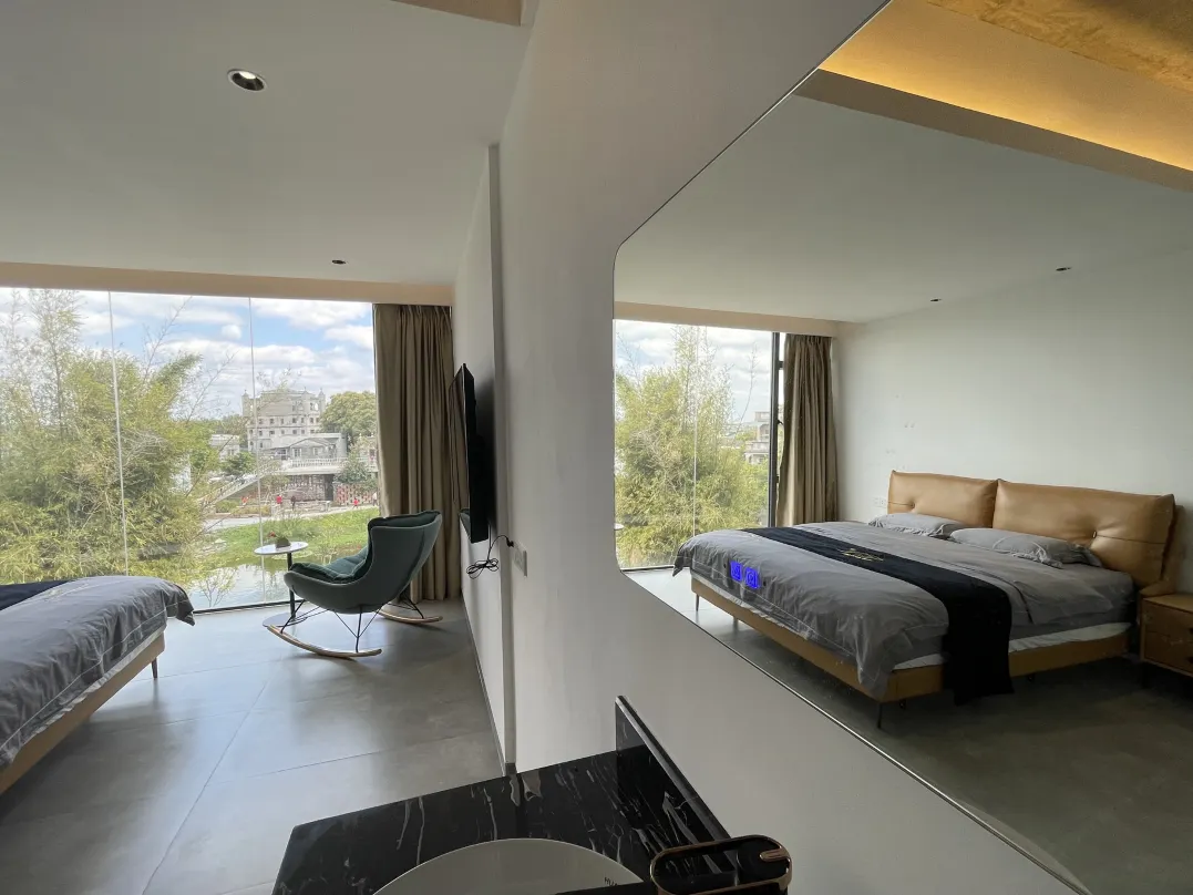 Huazhu - Room With Bed